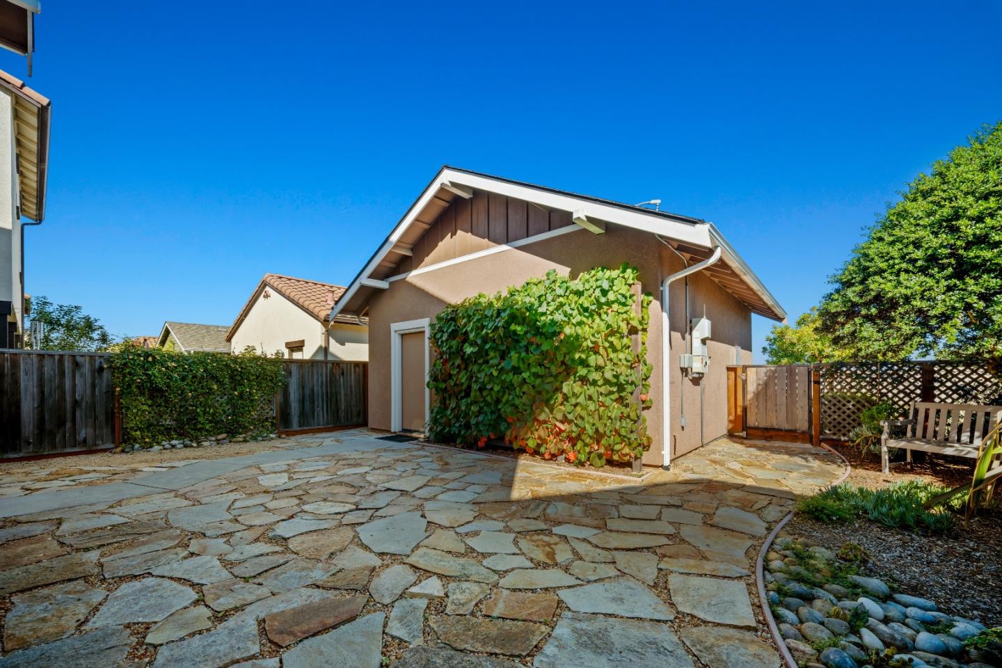 18599 McClellan CIR