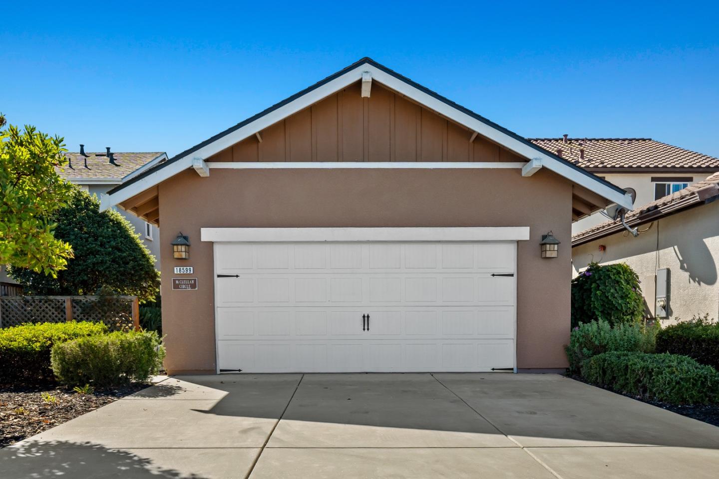 18599 McClellan CIR