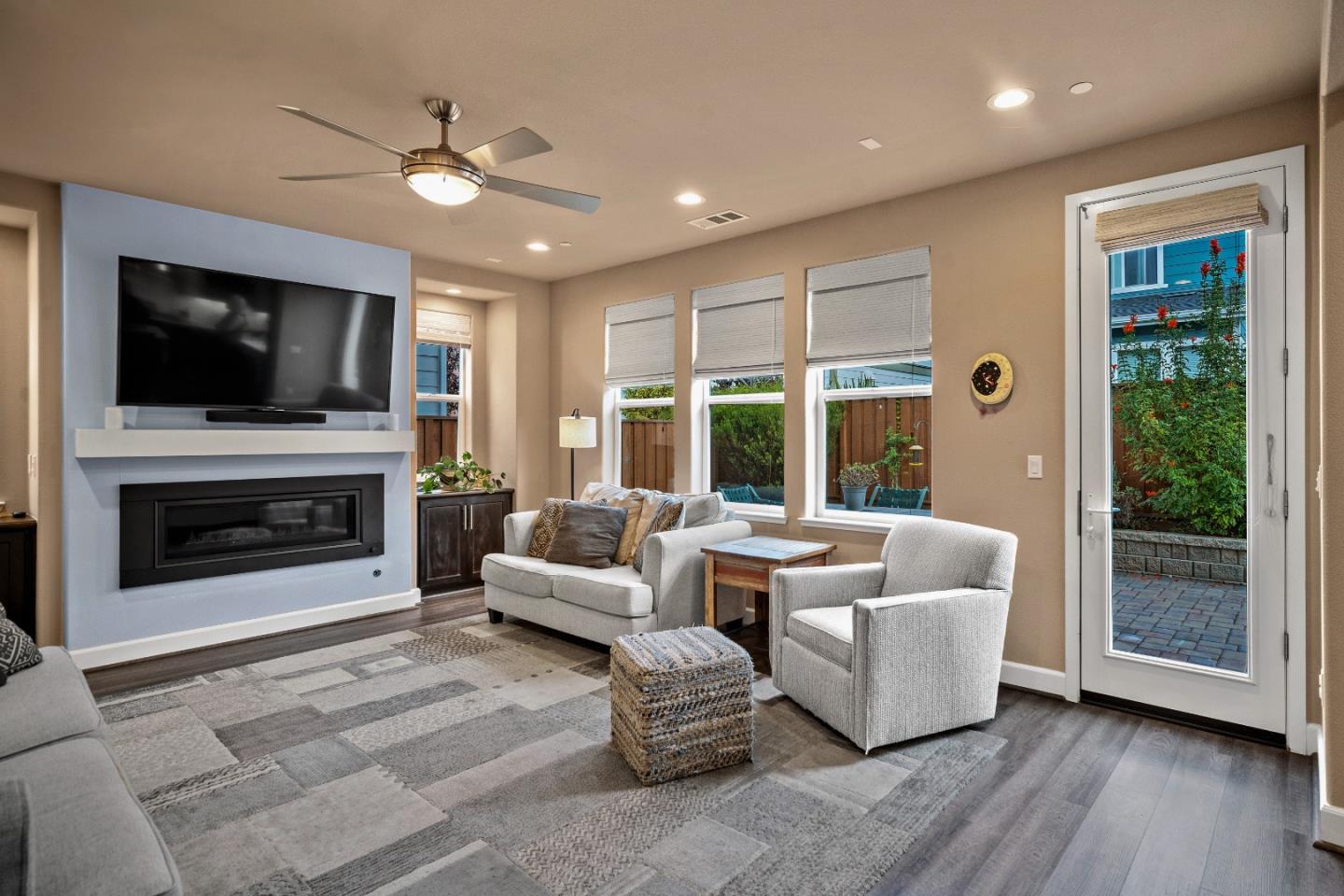2760 Bungalow DR