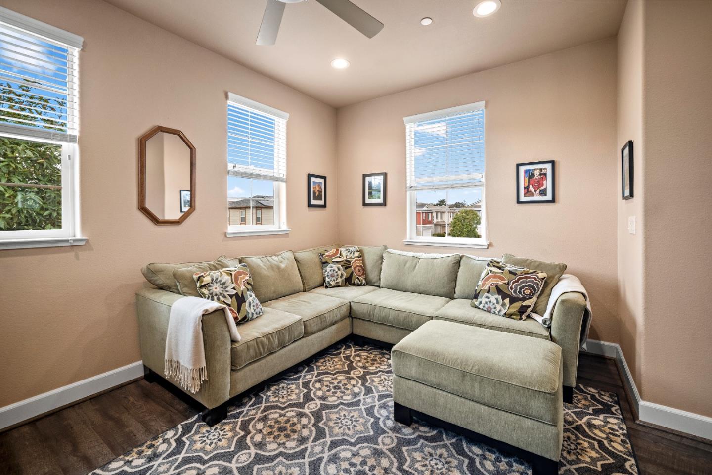 2760 Bungalow DR