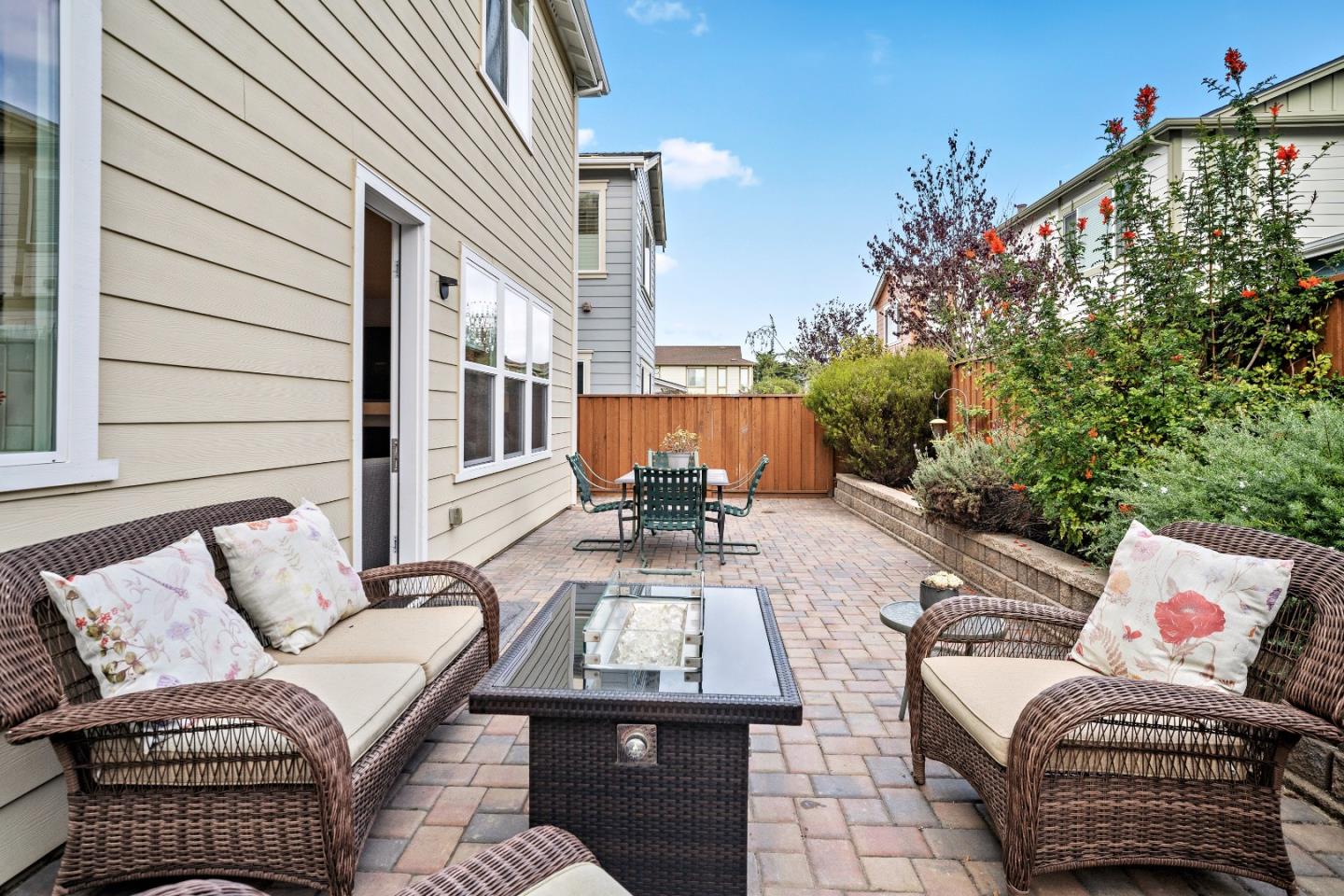 2760 Bungalow DR