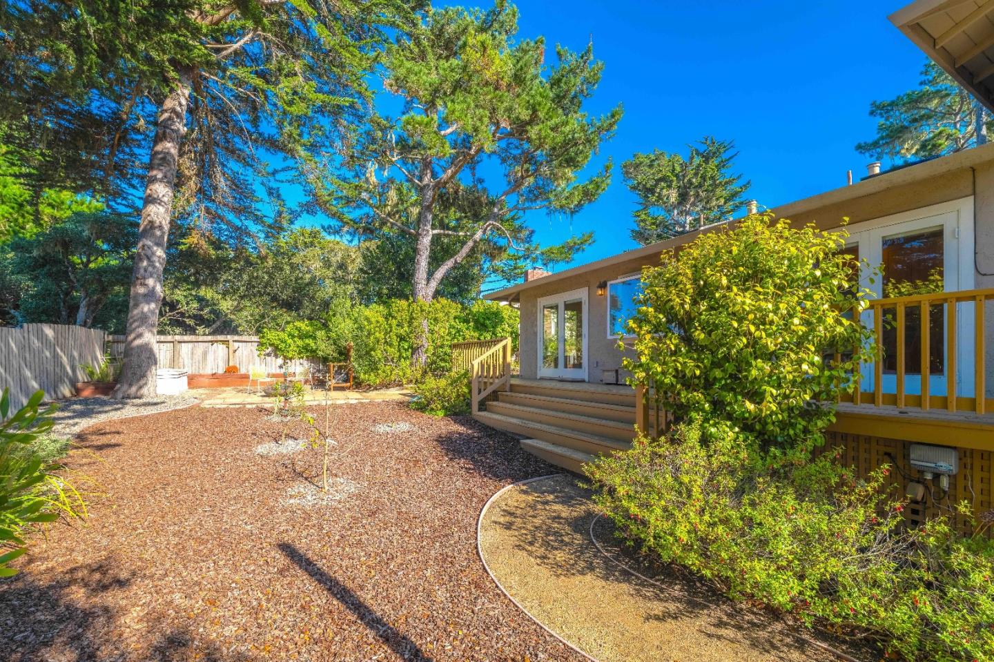 3020 Sloat Road
