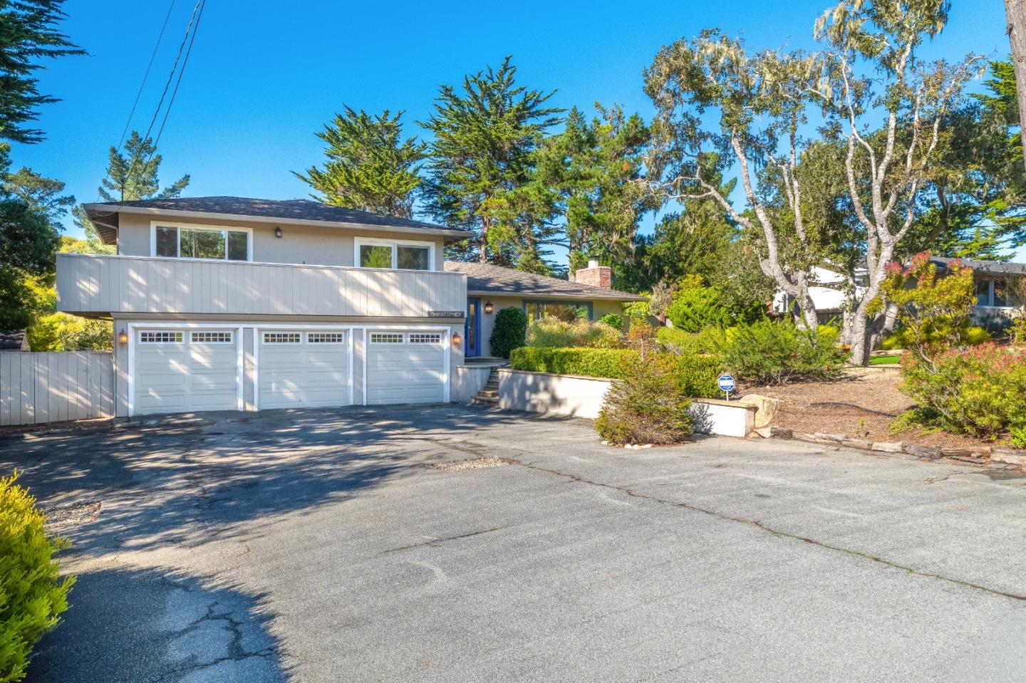 3020 Sloat Road