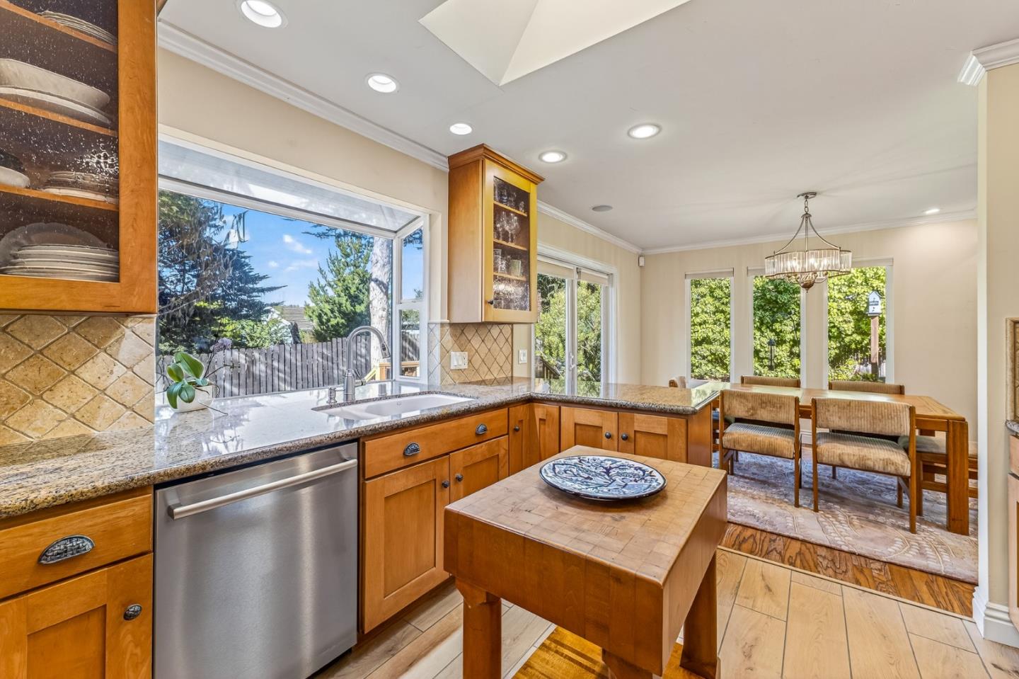 3020 Sloat Road