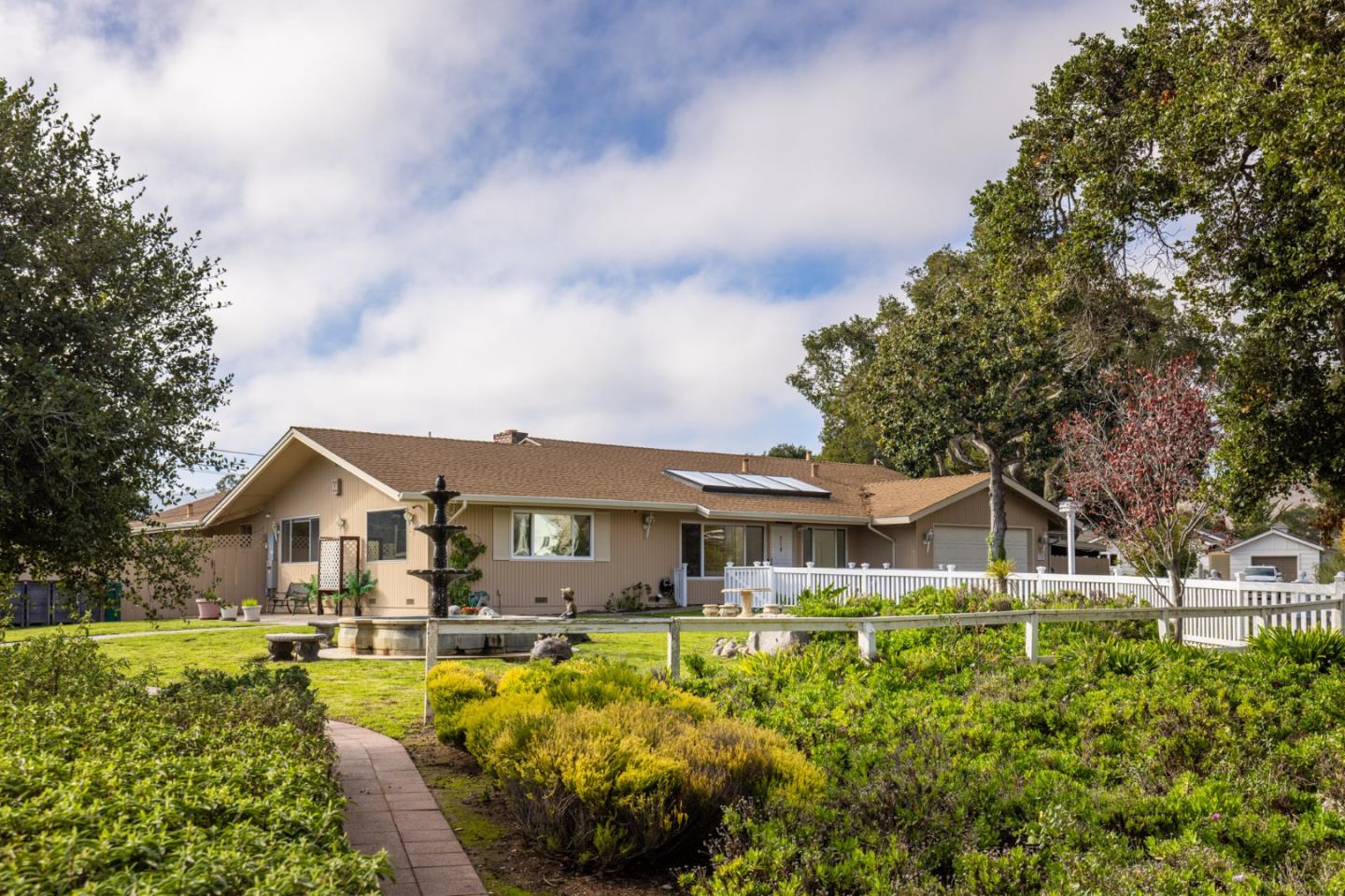 714 Monterey Salinas Highway