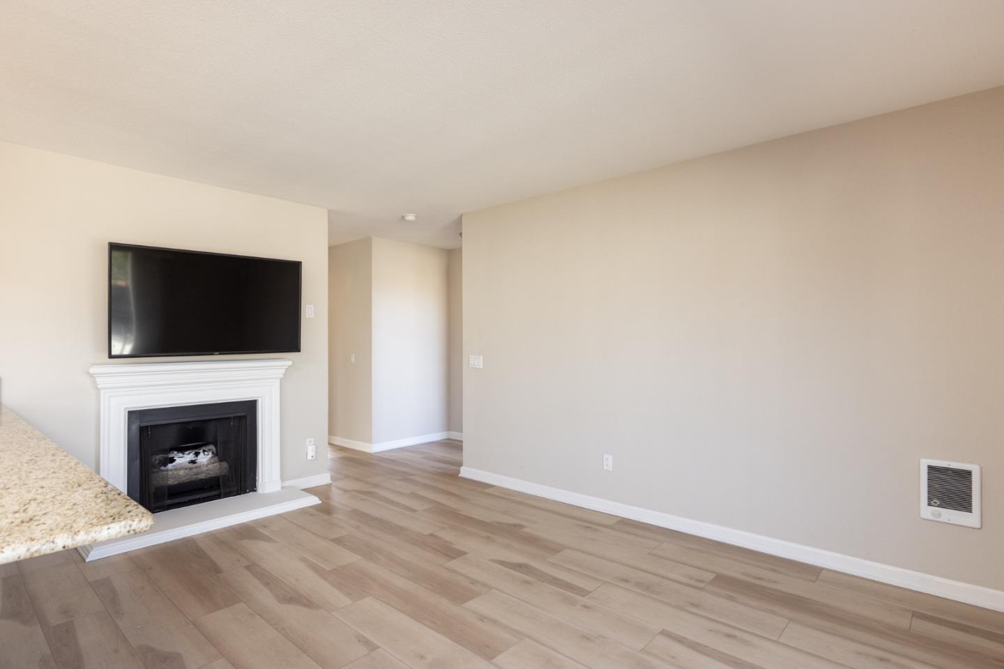 300 Glenwood Circle 265