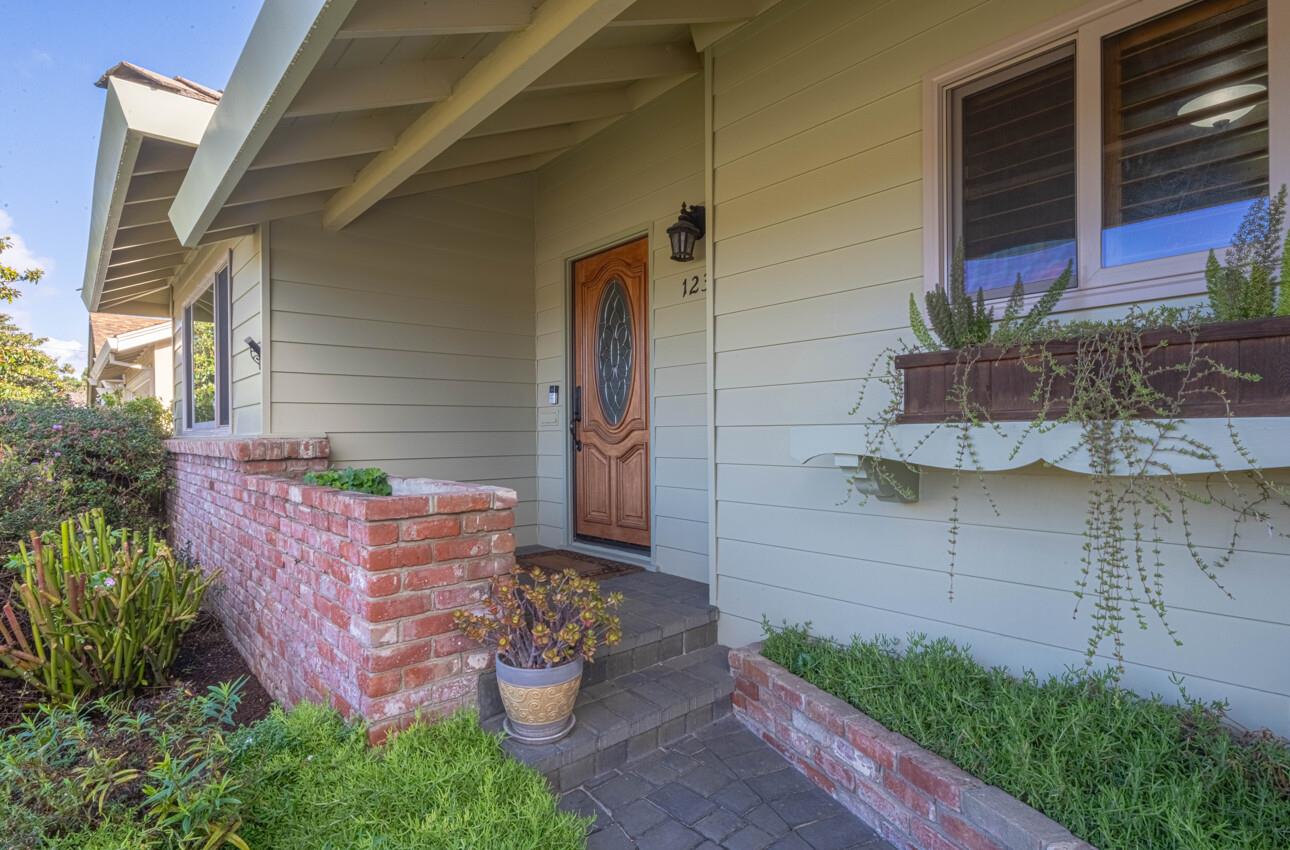 1231 Padre Dr