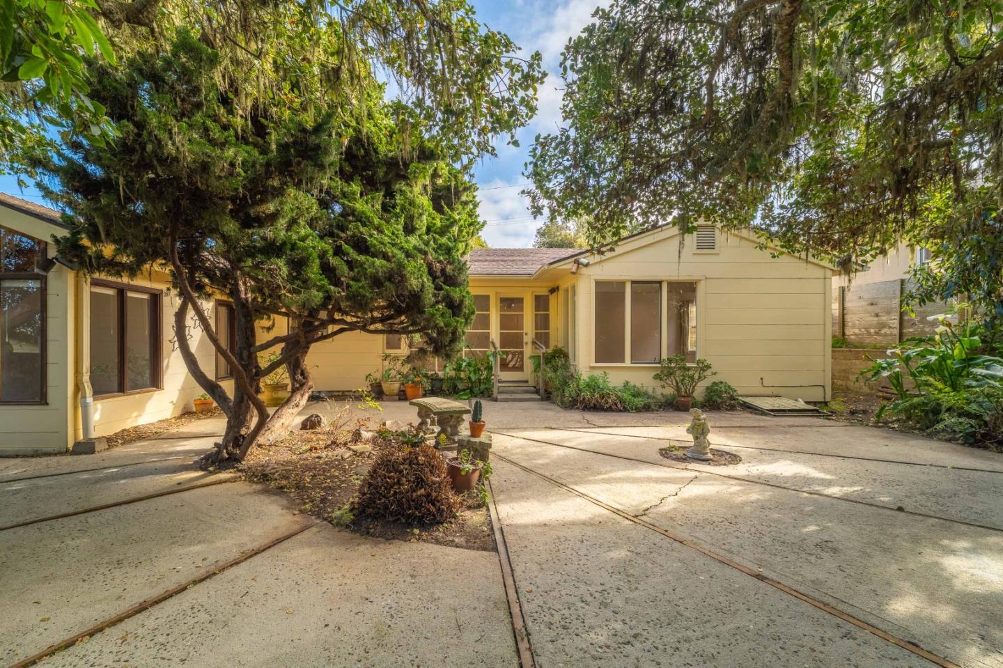 1132 Seaview Avenue, Pacific Grove, CA 93950