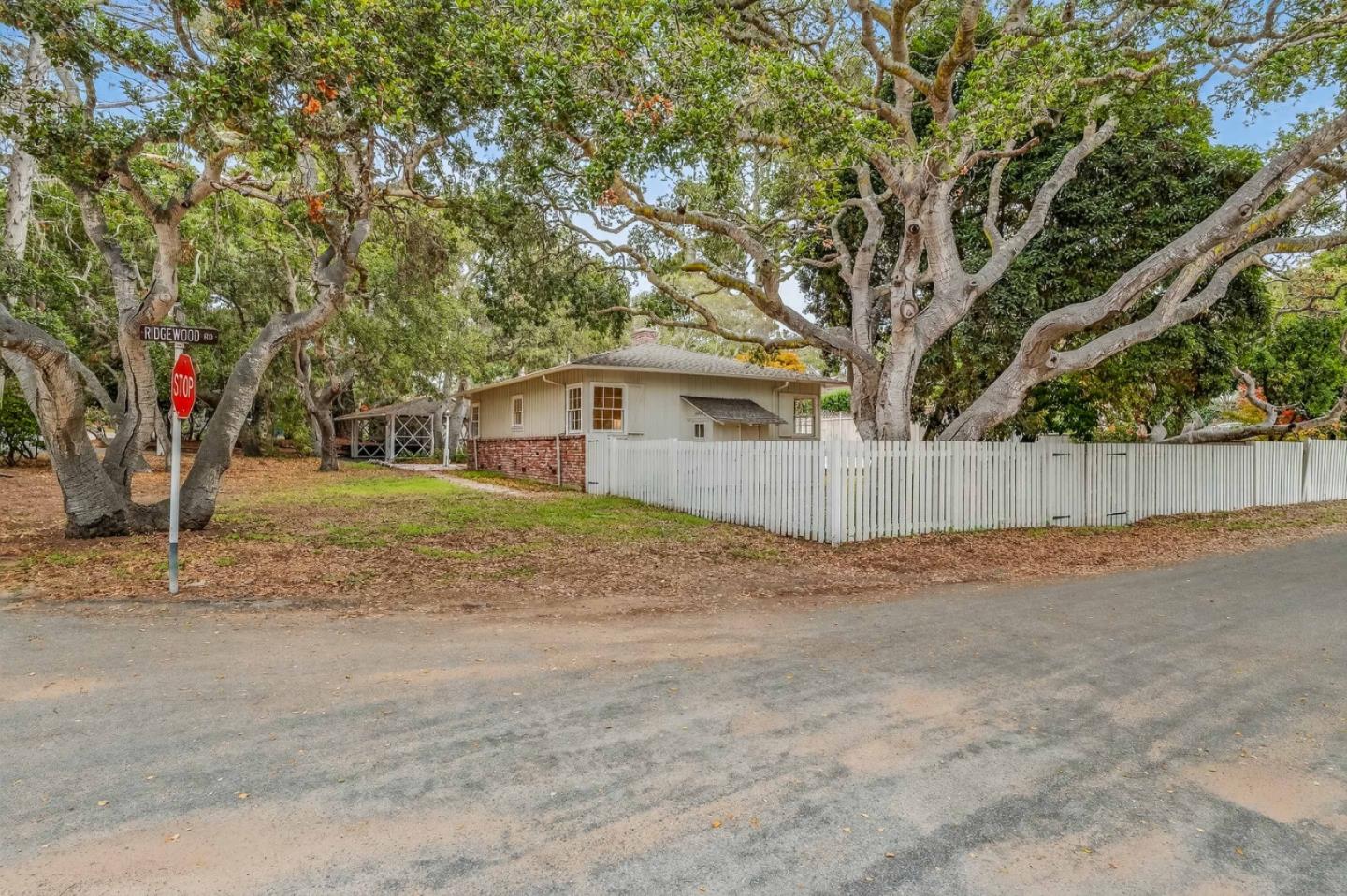 25905 Junipero Avenue, CARMEL, CA 93923