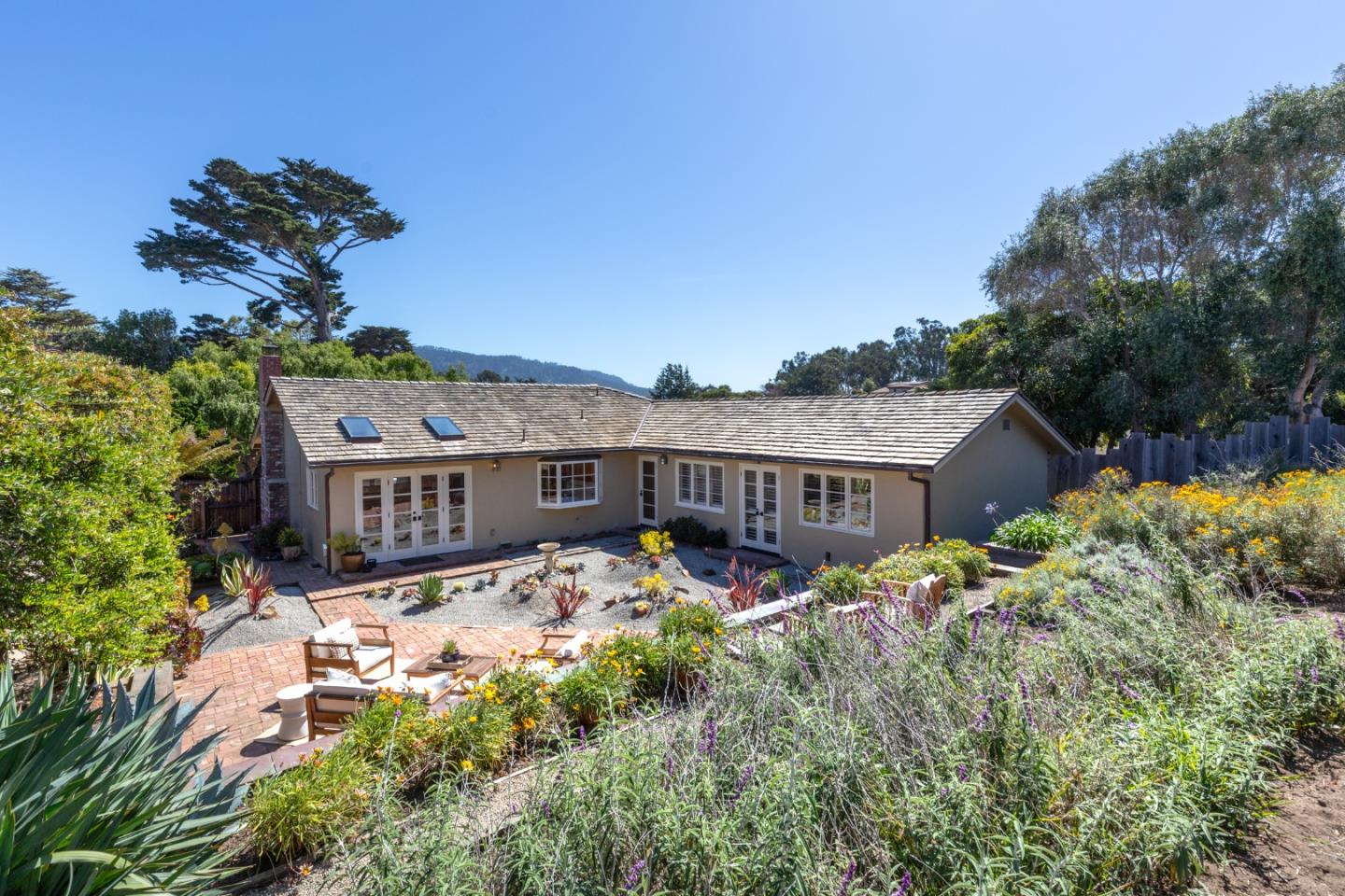 3017 Lasuen Drive