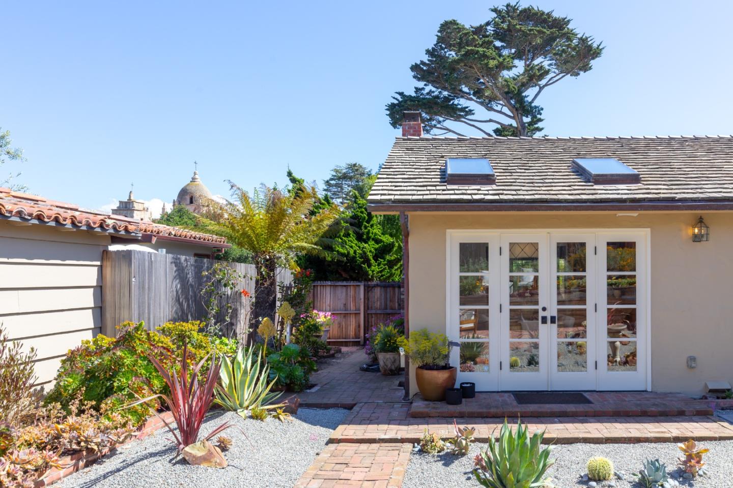 3017 Lasuen Drive