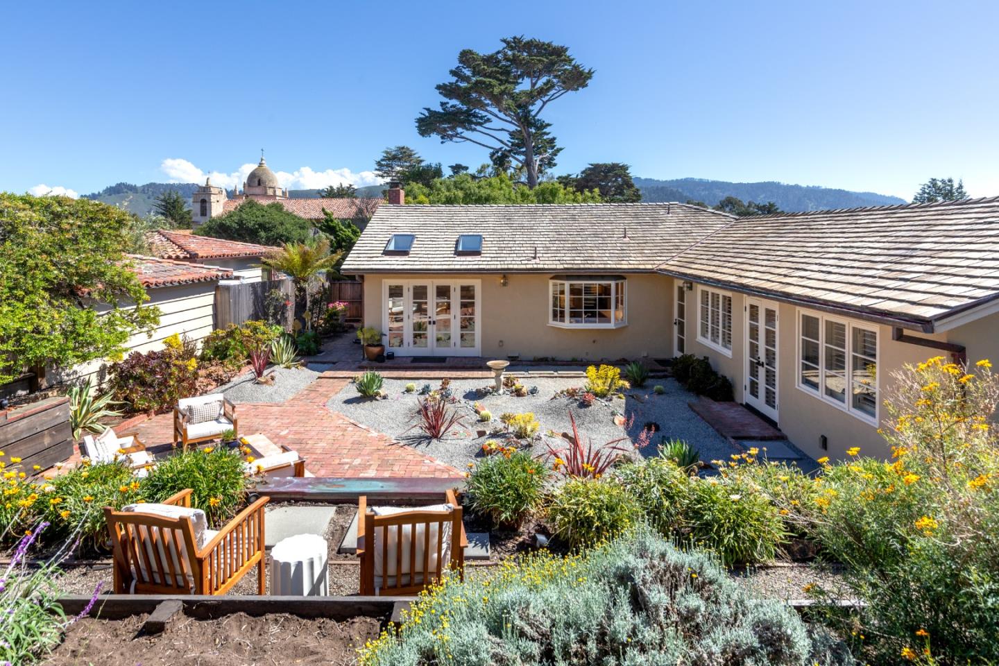 3017 Lasuen Drive