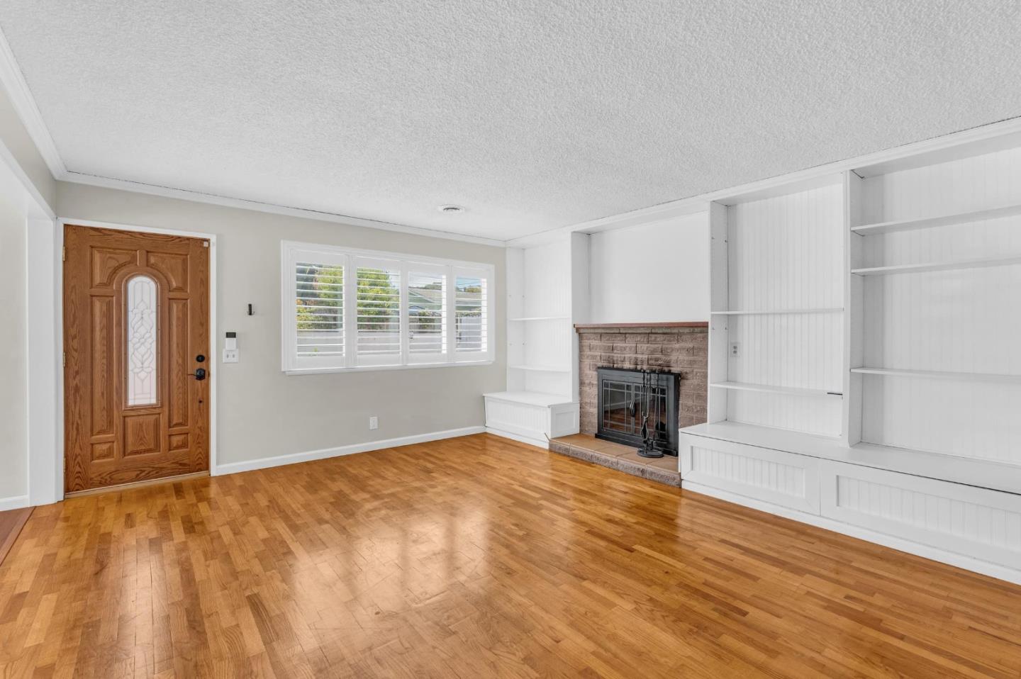 1425 Luxton Street, SEASIDE, CA 93955