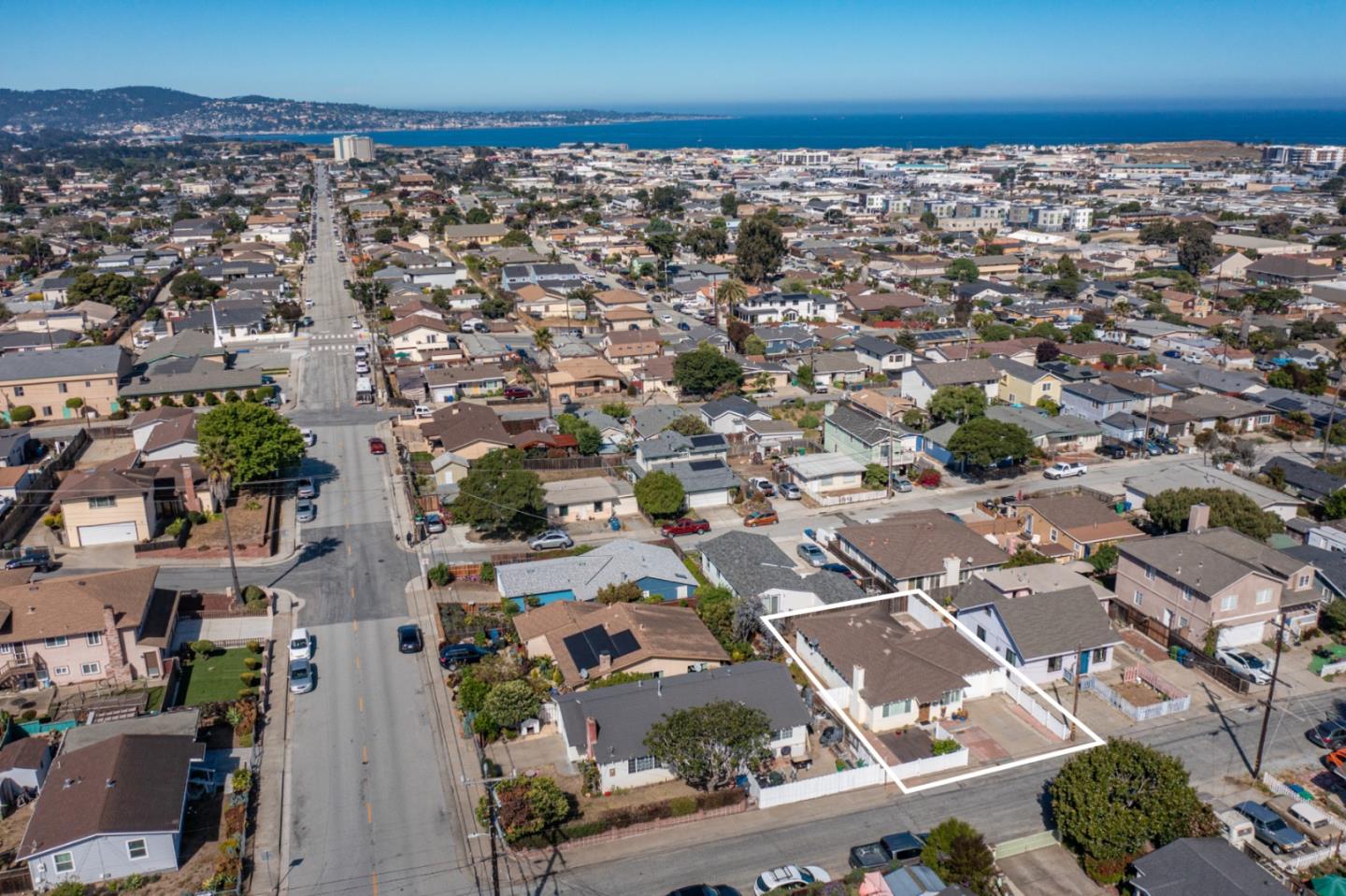 1425 Luxton Street, SEASIDE, CA 93955