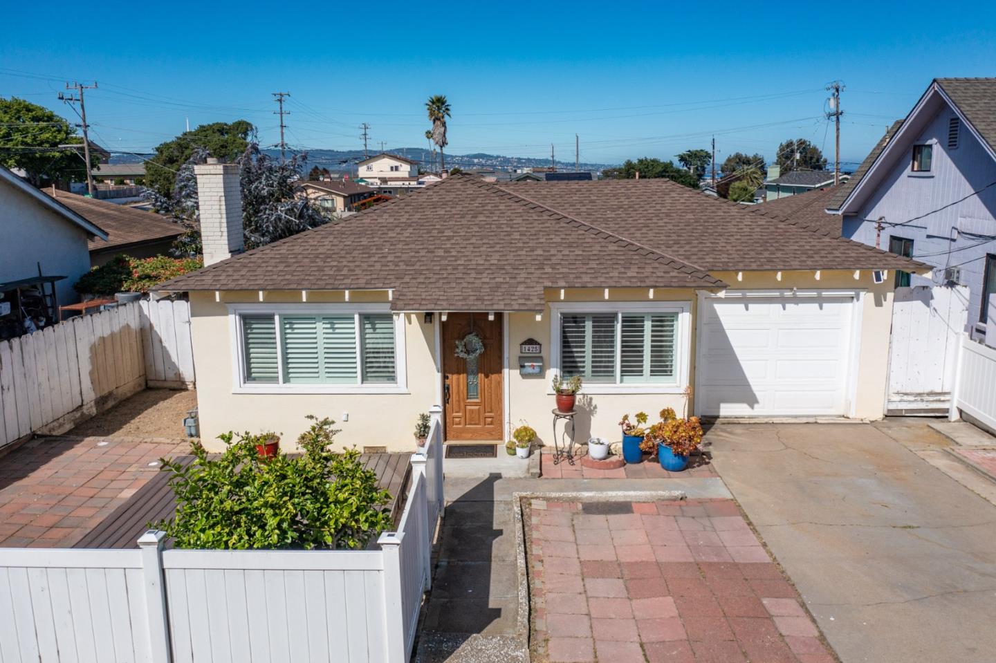 1425 Luxton Street, SEASIDE, CA 93955