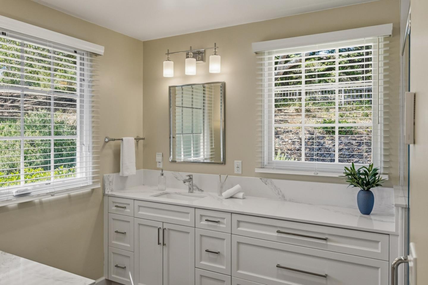 25748 Paseo El Cajon