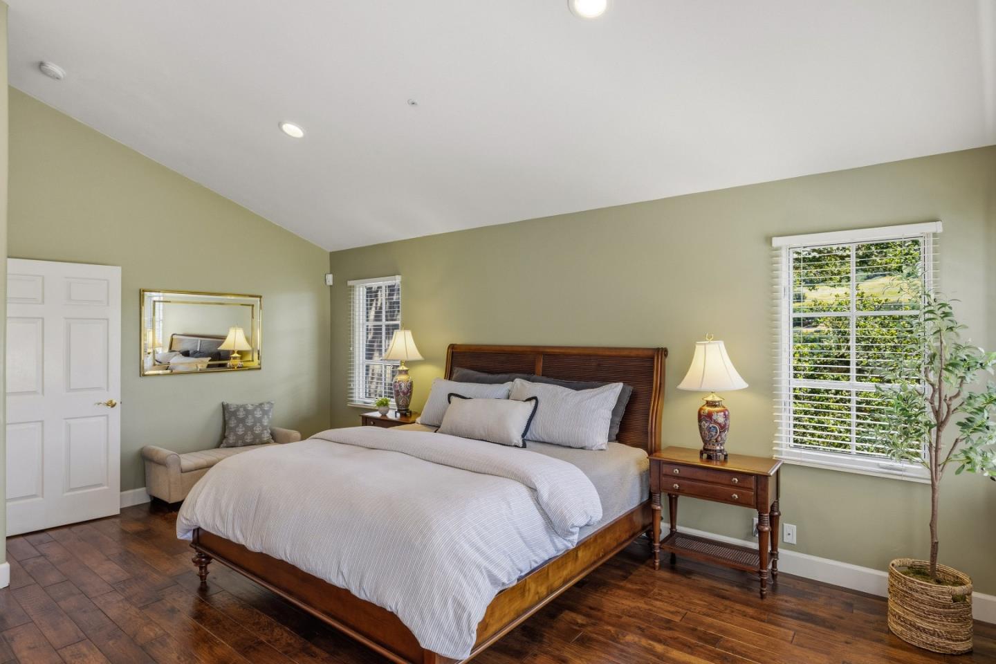25748 Paseo El Cajon