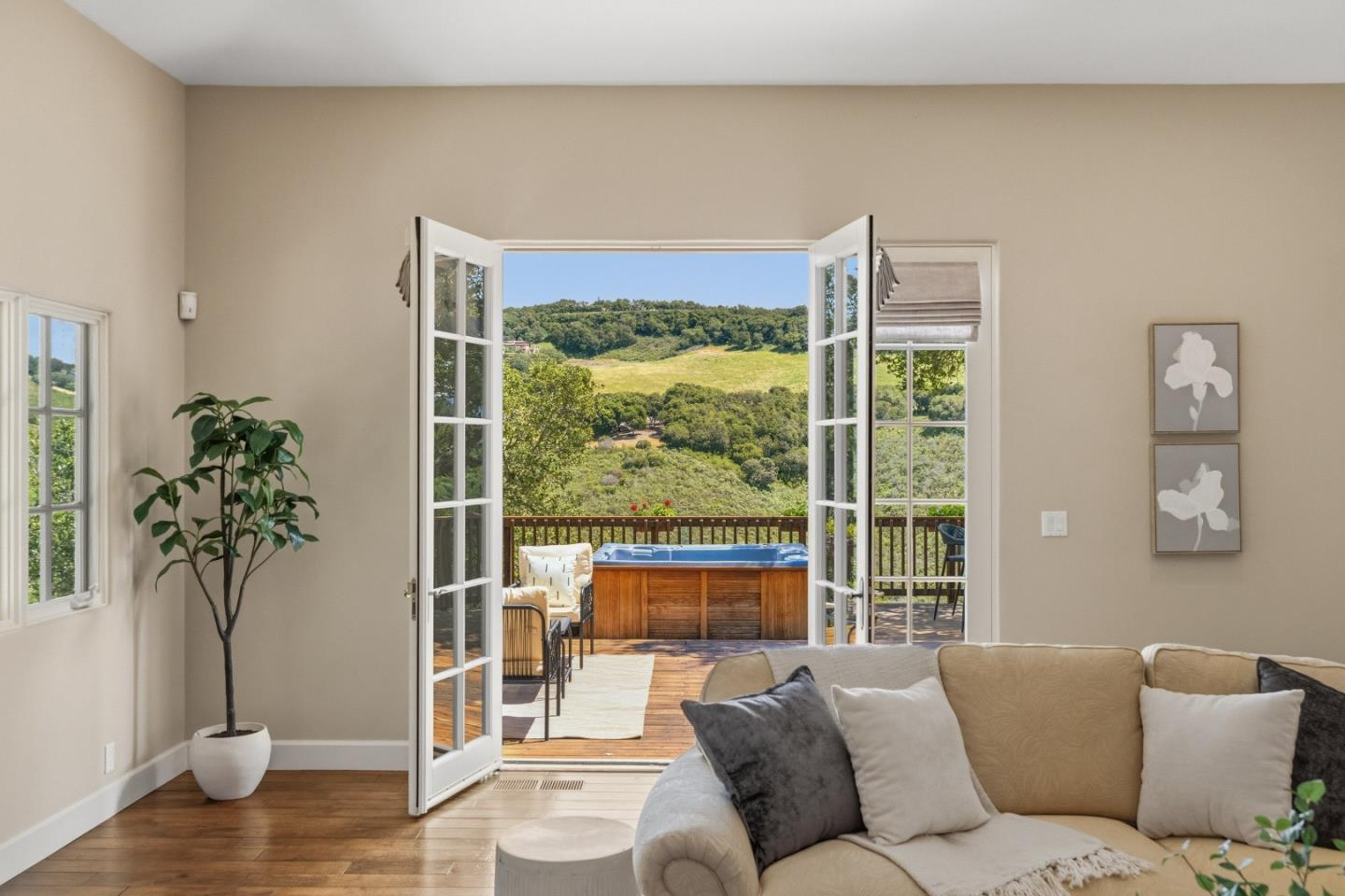 25748 Paseo El Cajon