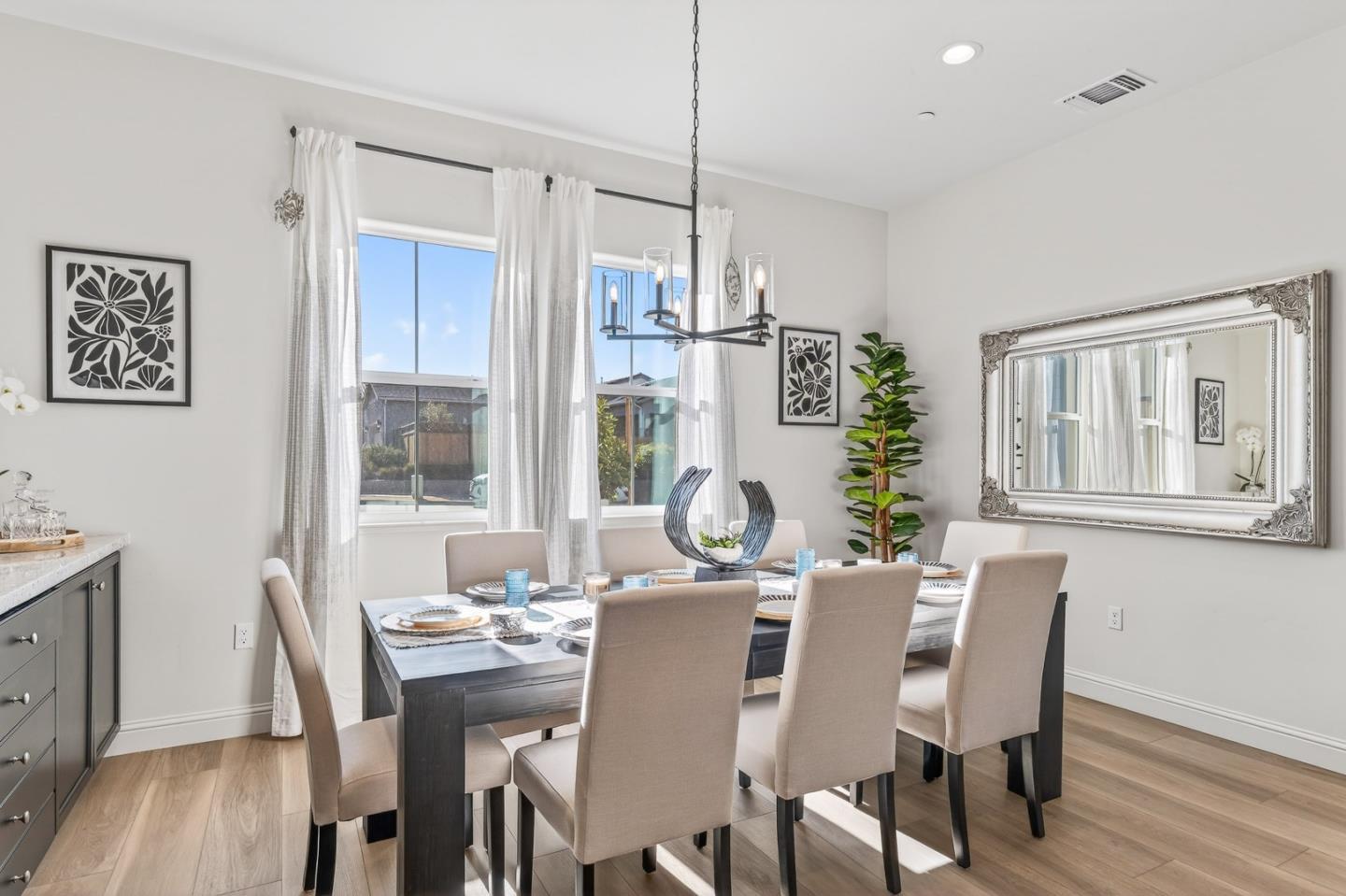 585 Santa Lucia Way