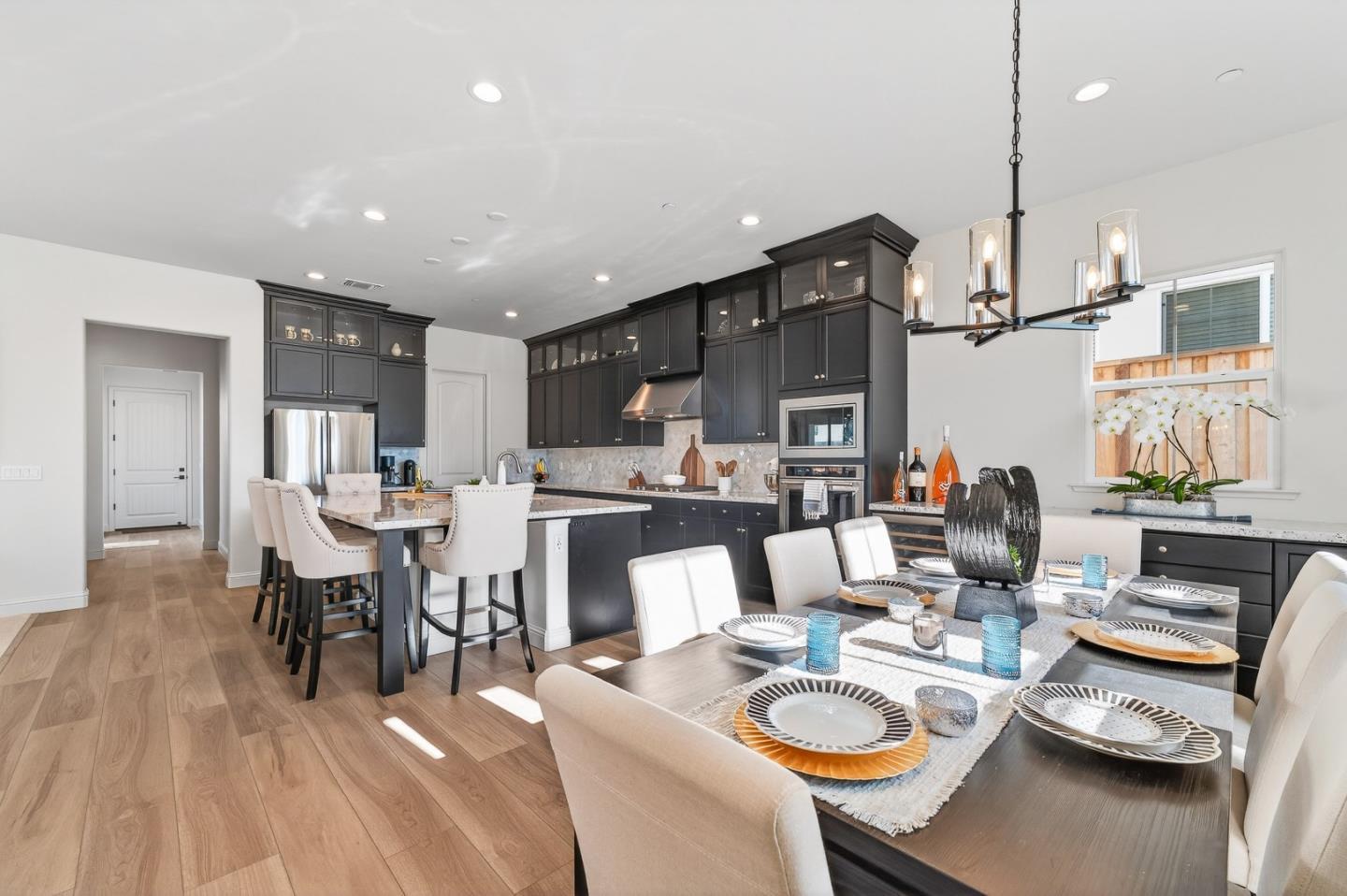 585 Santa Lucia Way