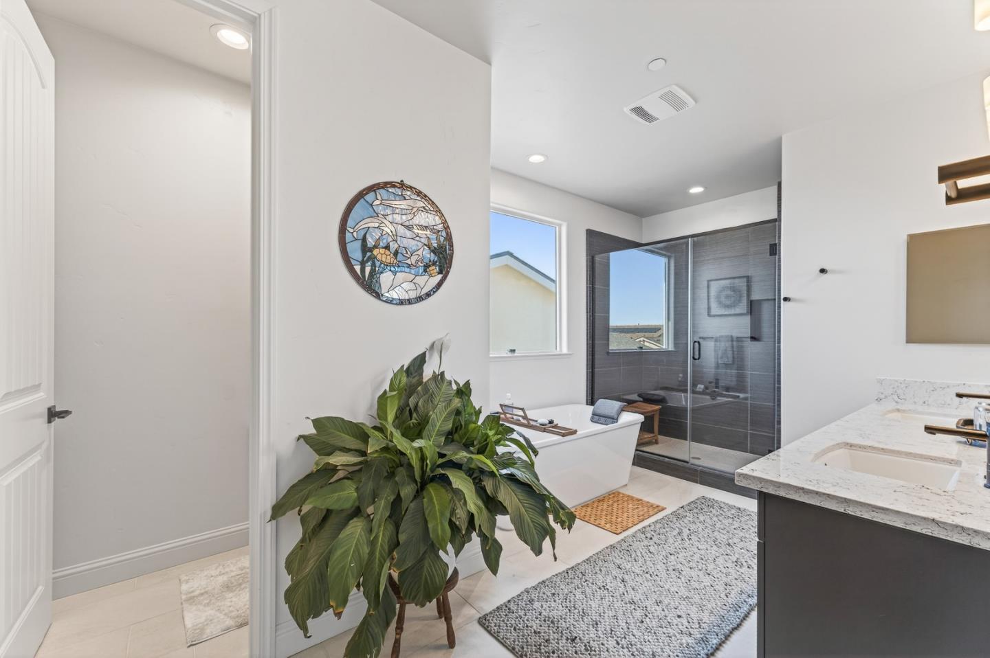 585 Santa Lucia Way