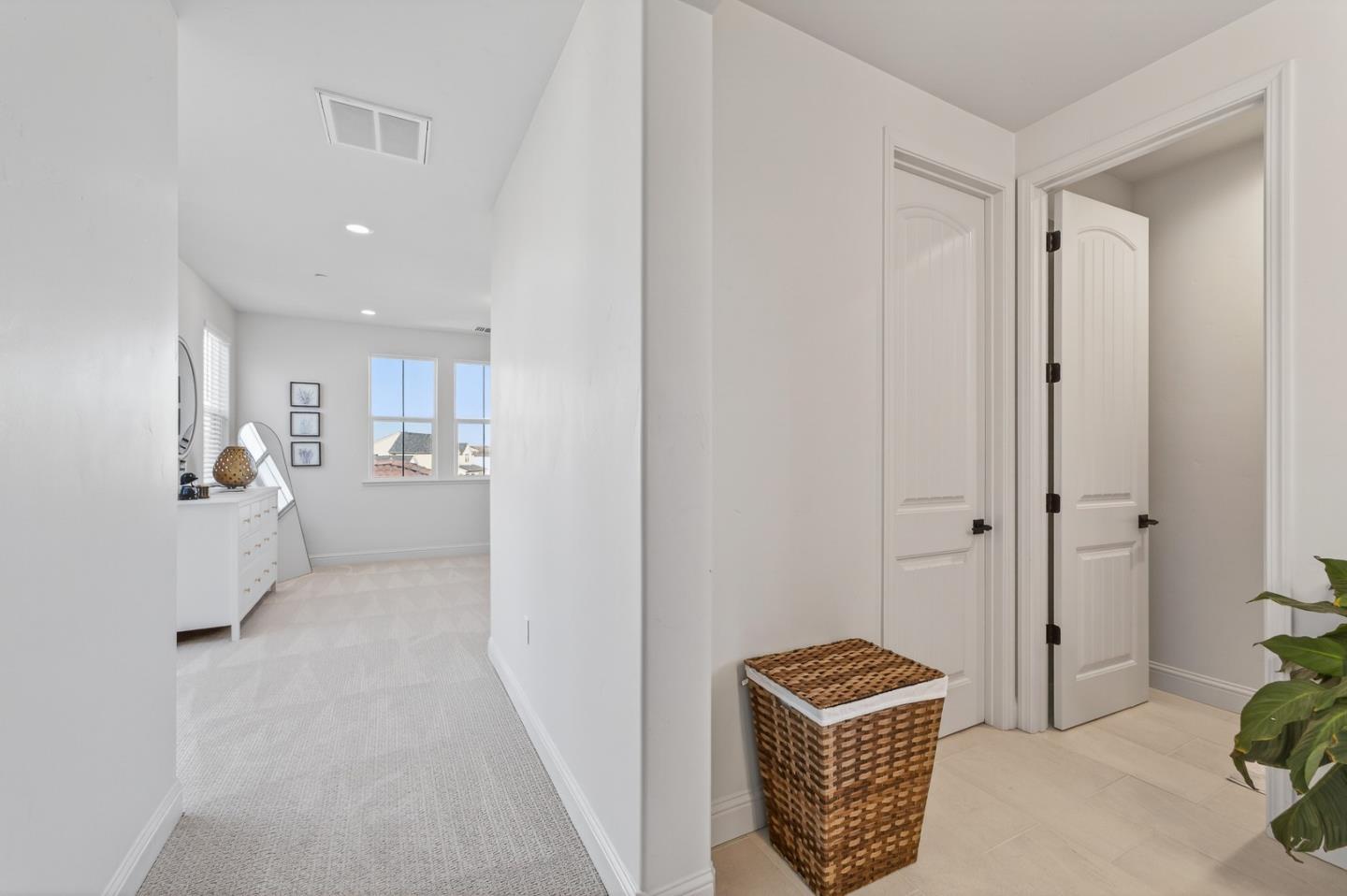 585 Santa Lucia Way