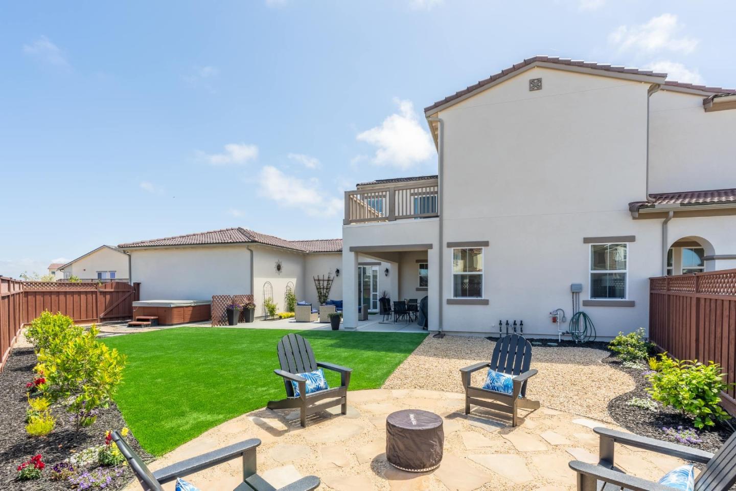 585 Santa Lucia Way