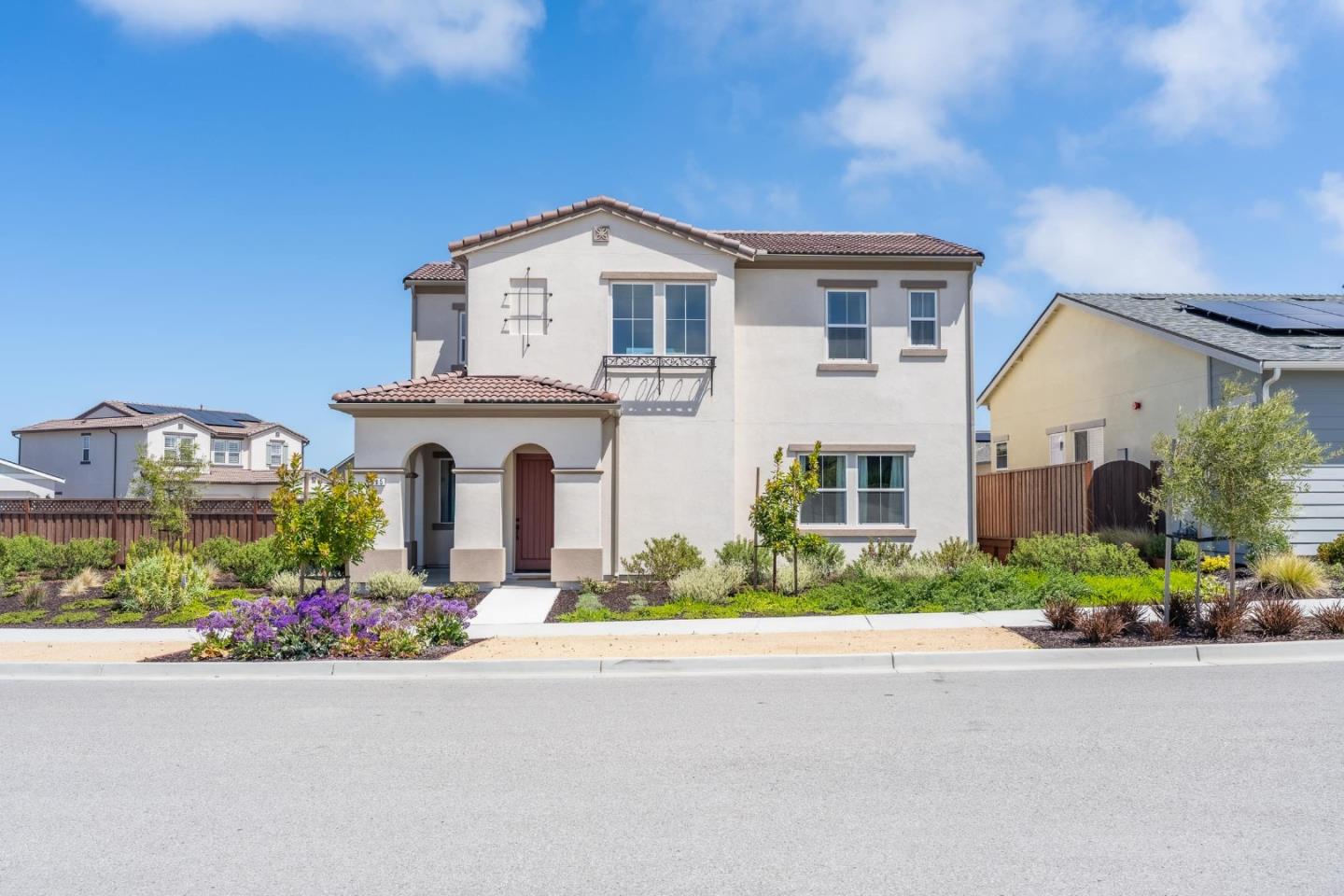 585 Santa Lucia Way
