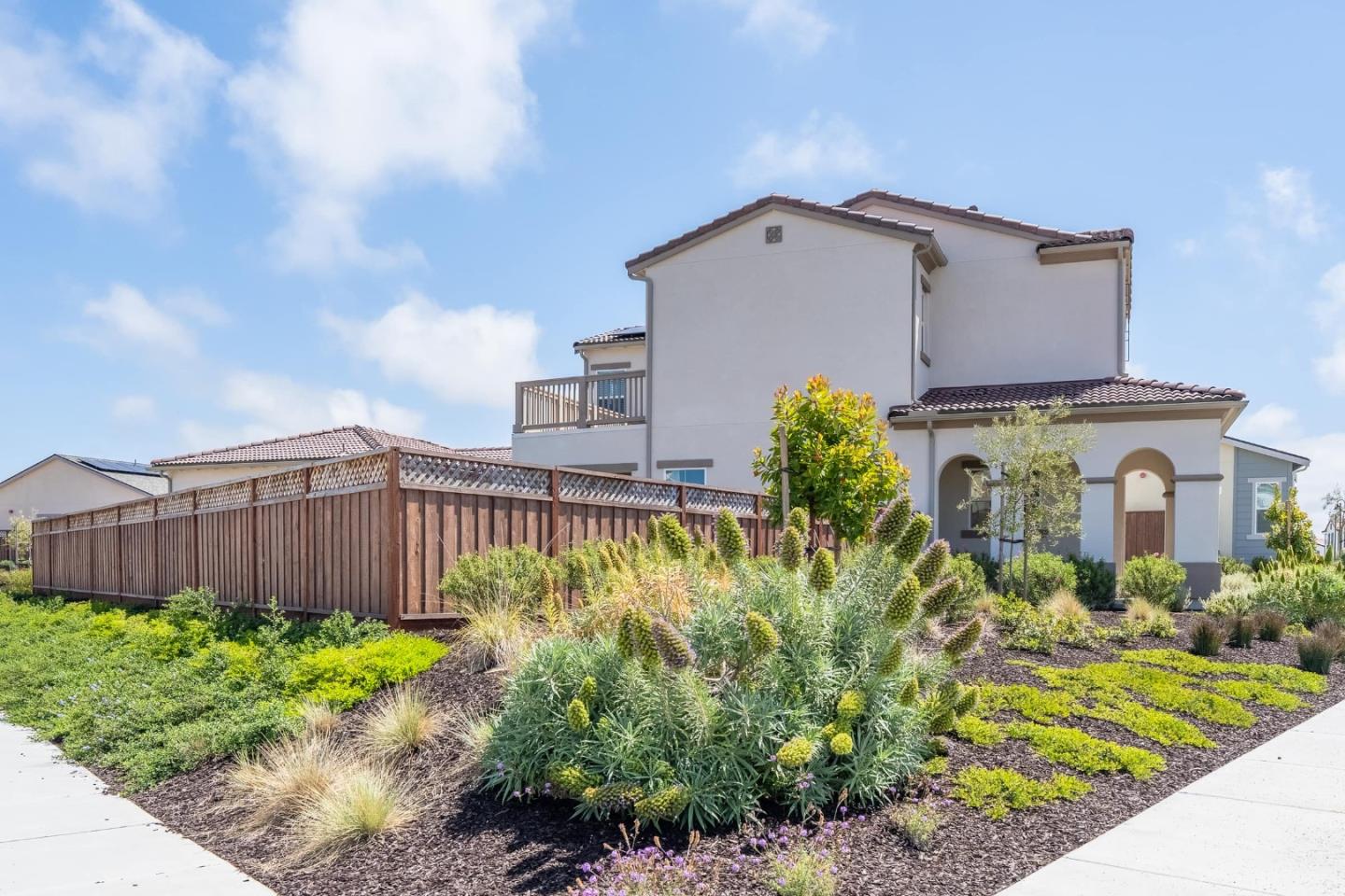 585 Santa Lucia Way
