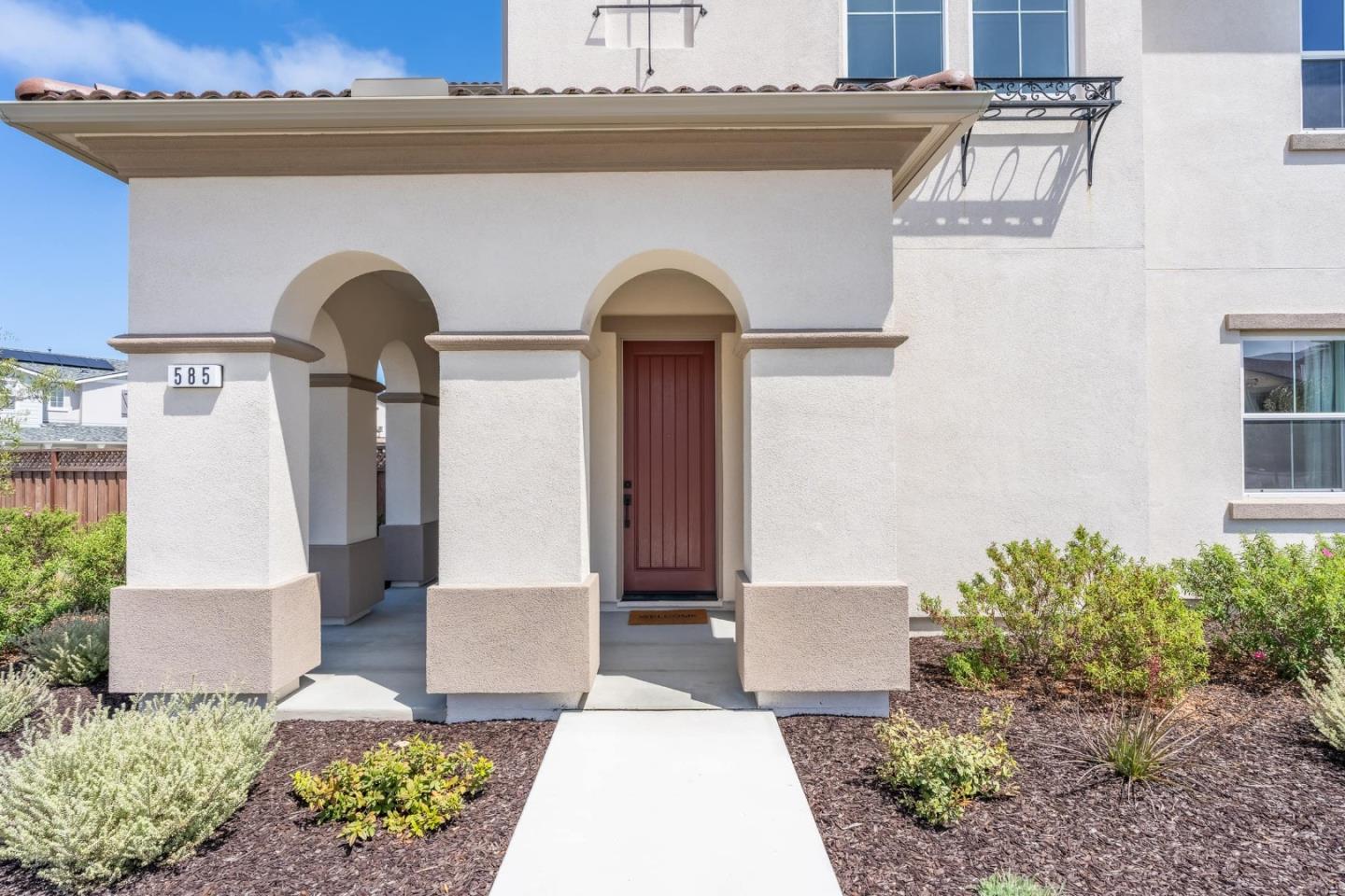 585 Santa Lucia Way