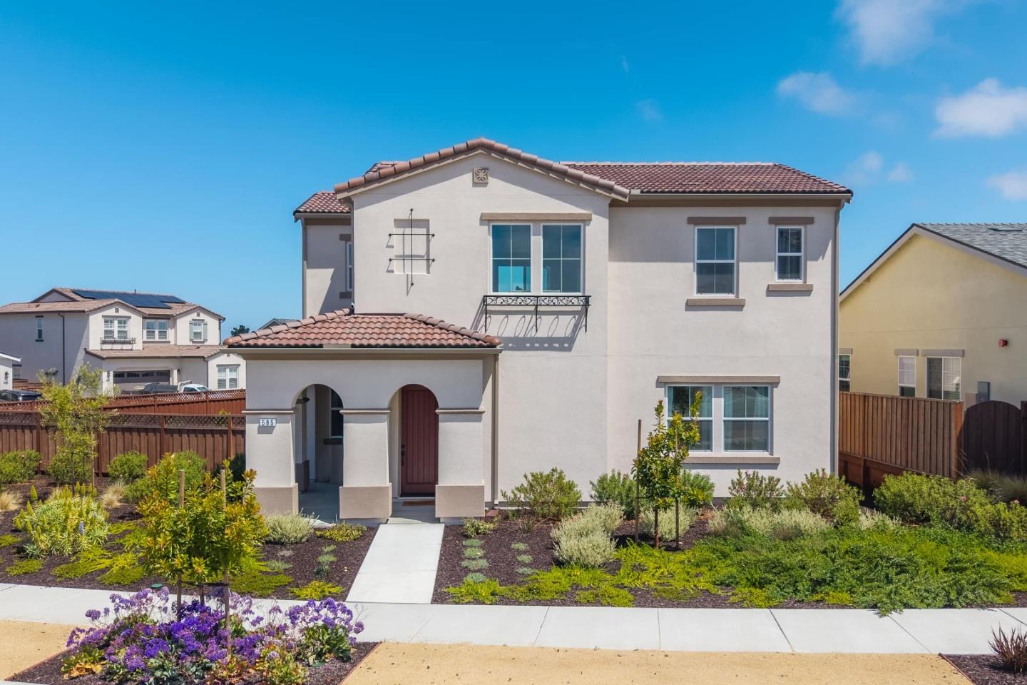 585 Santa Lucia Way