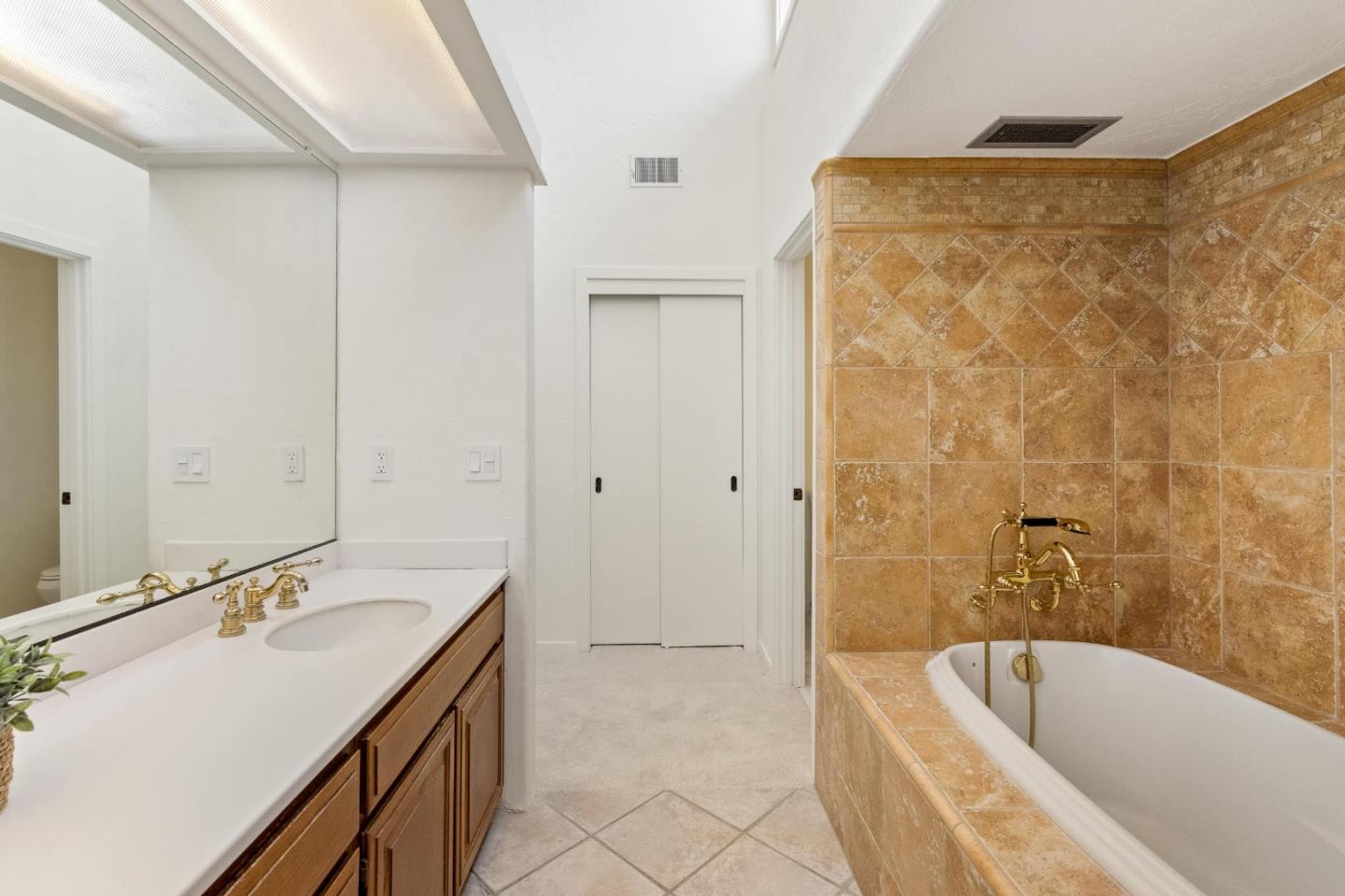 28088 Barn CT