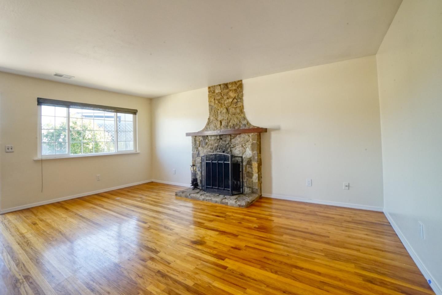 3115 Flower Circle