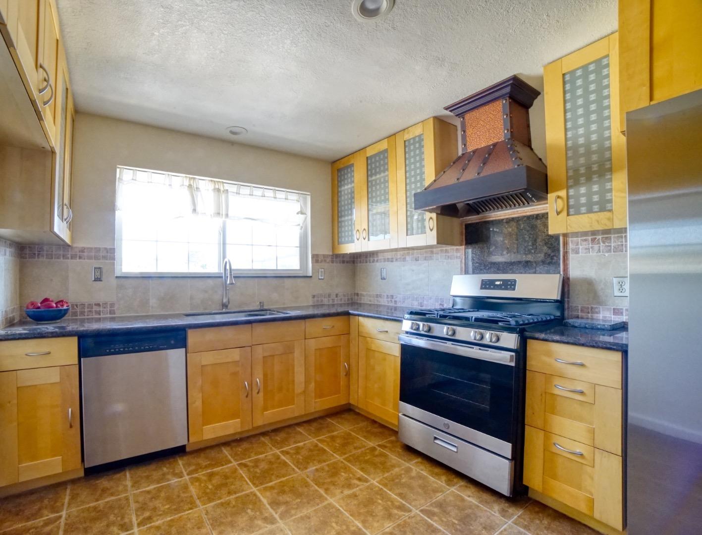 3115 Flower Circle