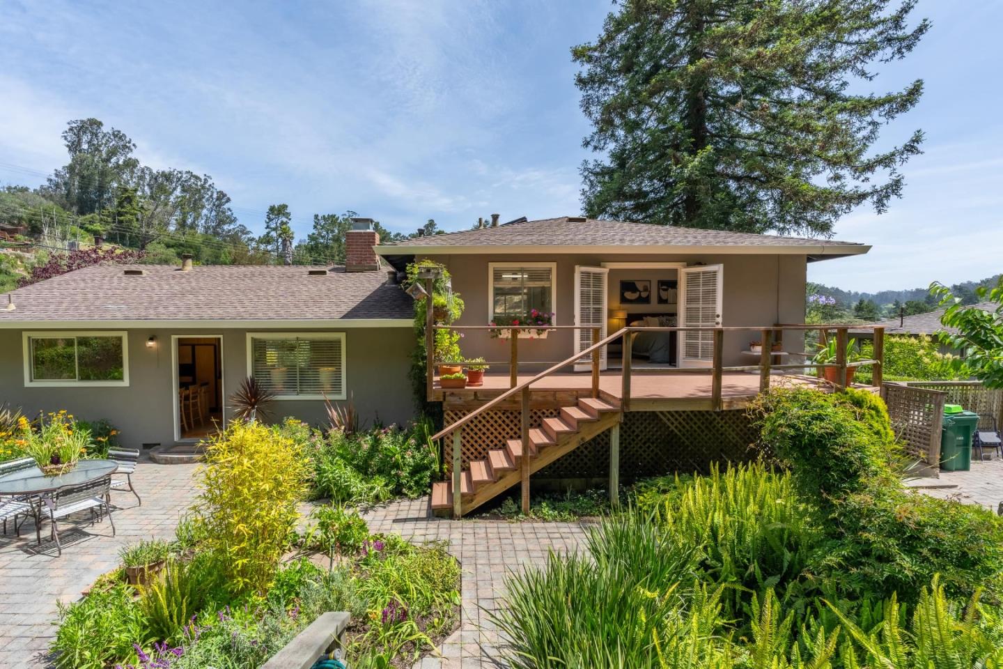 6970 Lakeview Drive