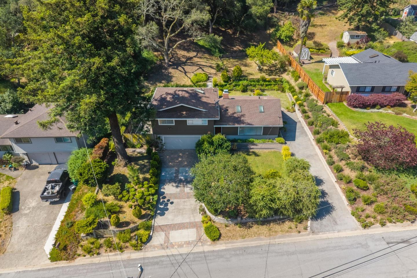6970 Lakeview Drive
