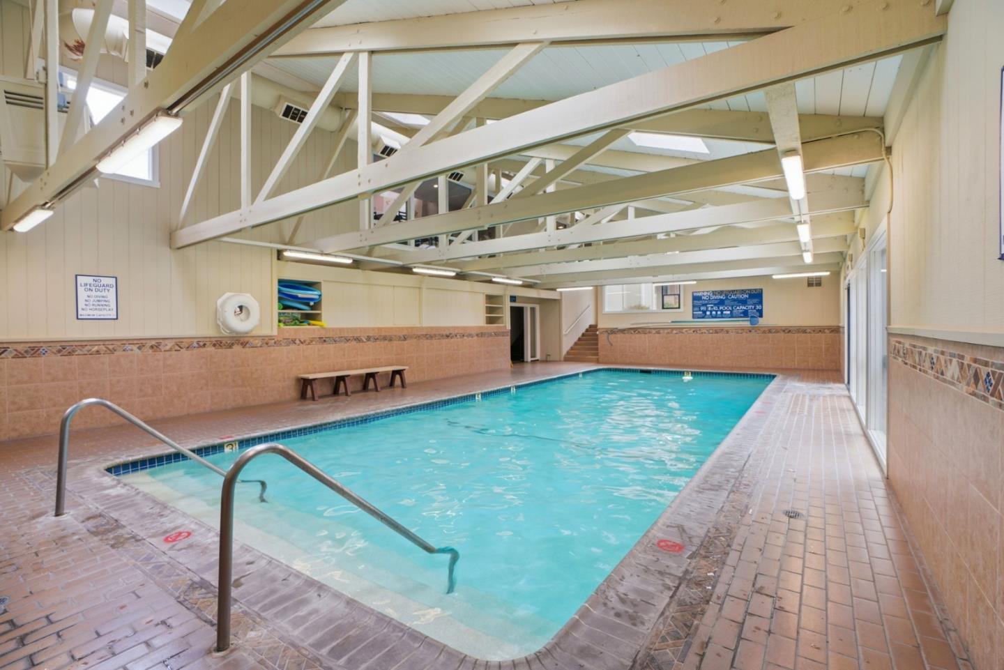 300 Glenwood CIR 174