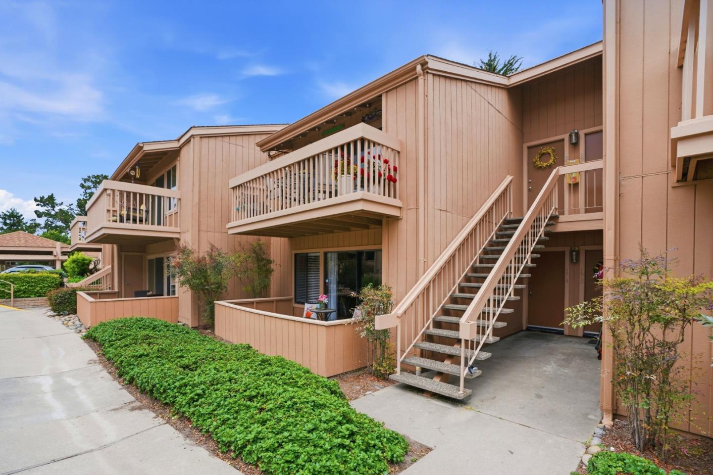 300 Glenwood CIR 174