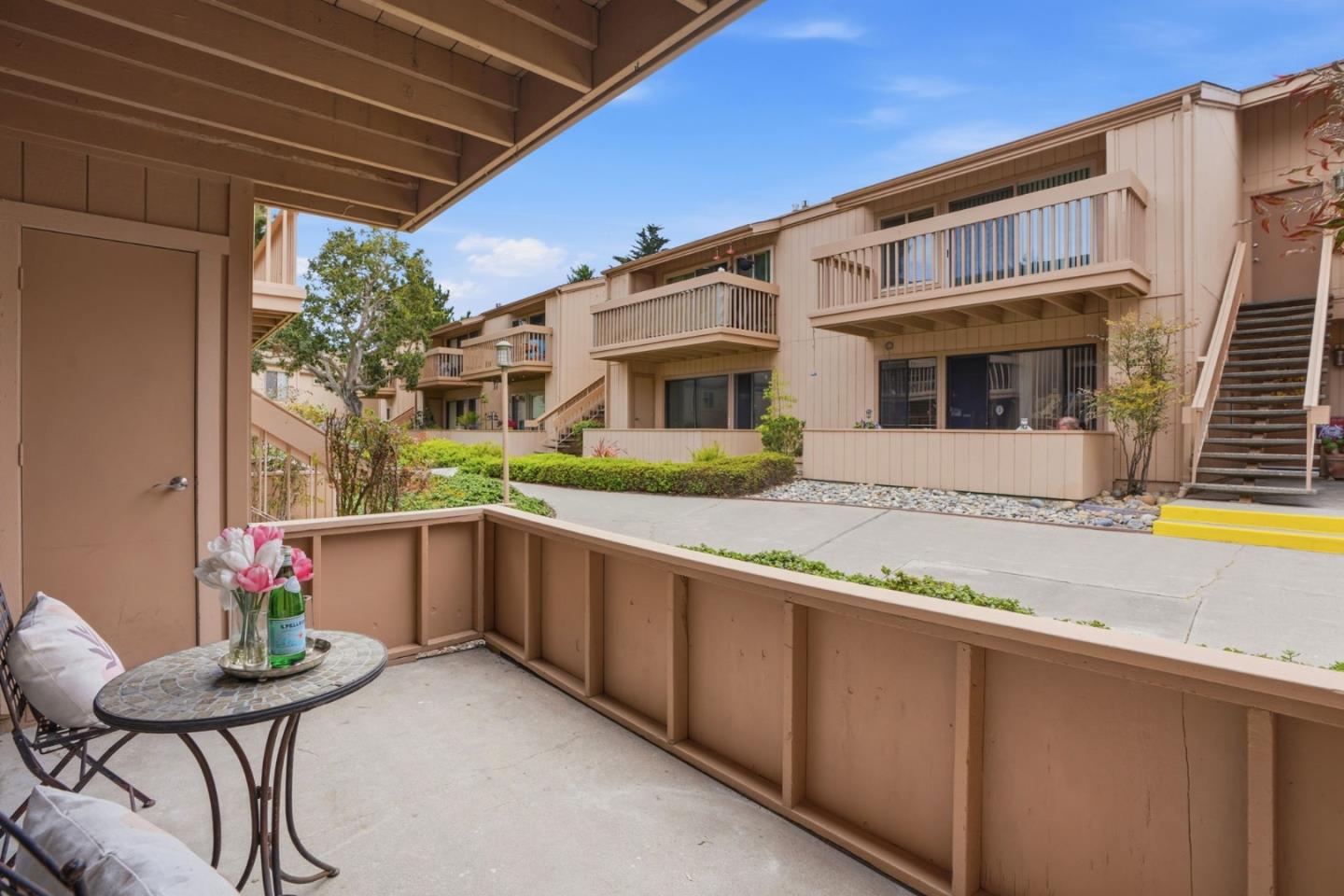 300 Glenwood CIR 174