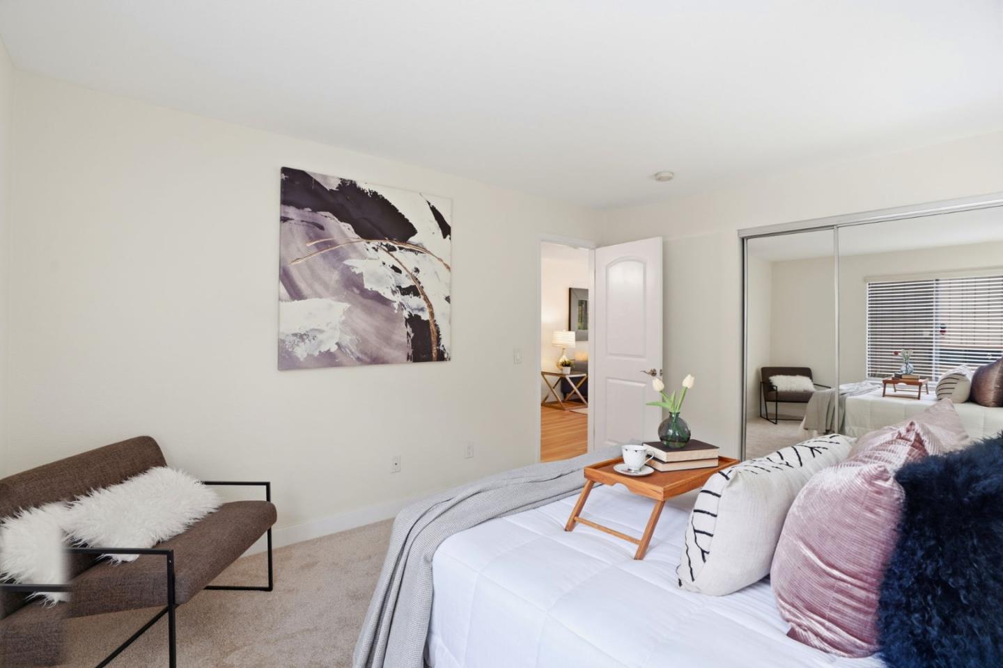 300 Glenwood CIR 174