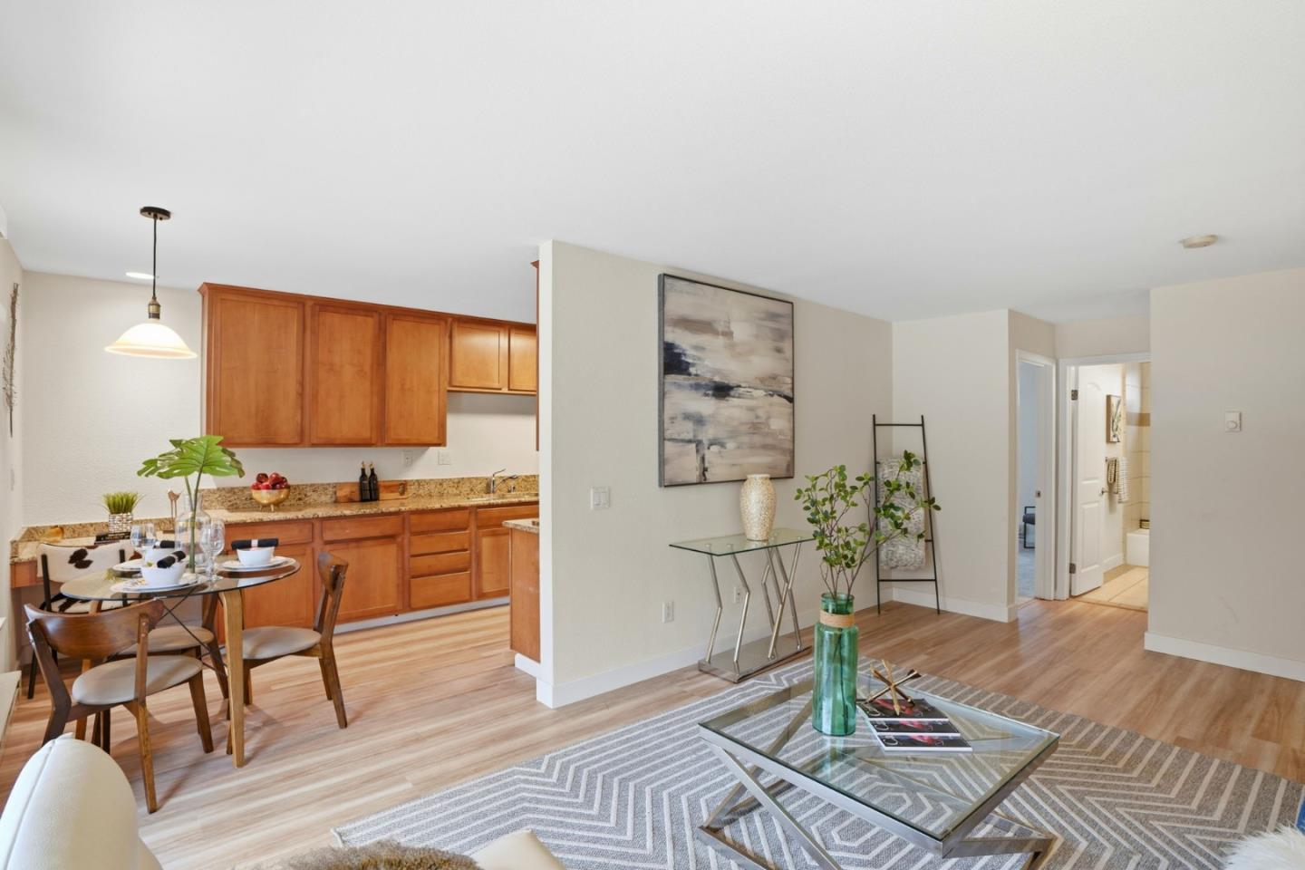 300 Glenwood CIR 174
