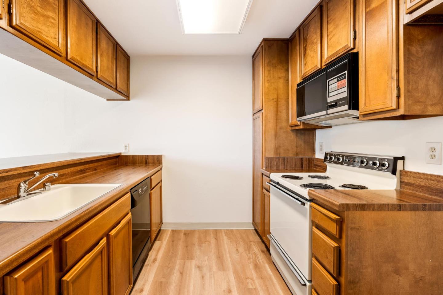 75 Ocean Pines LN