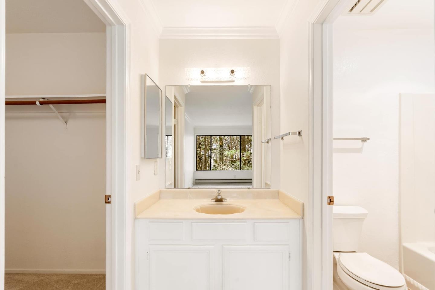 75 Ocean Pines LN