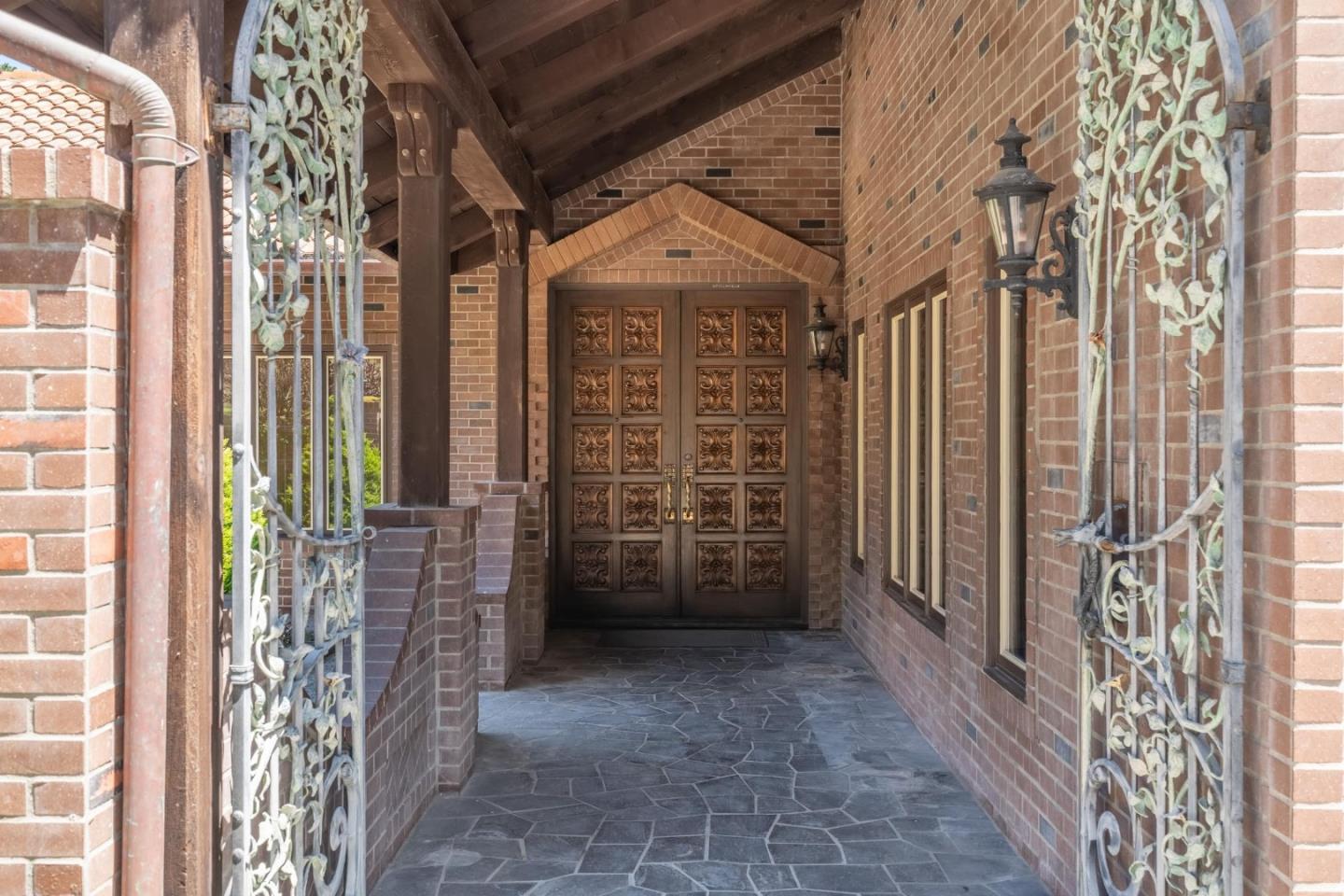 1237 Sombria Lane