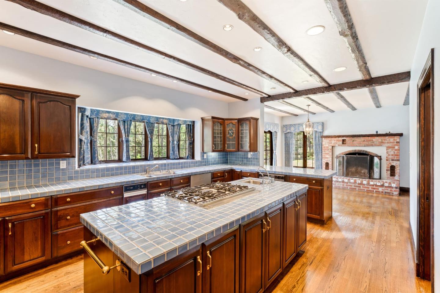 1237 Sombria Lane