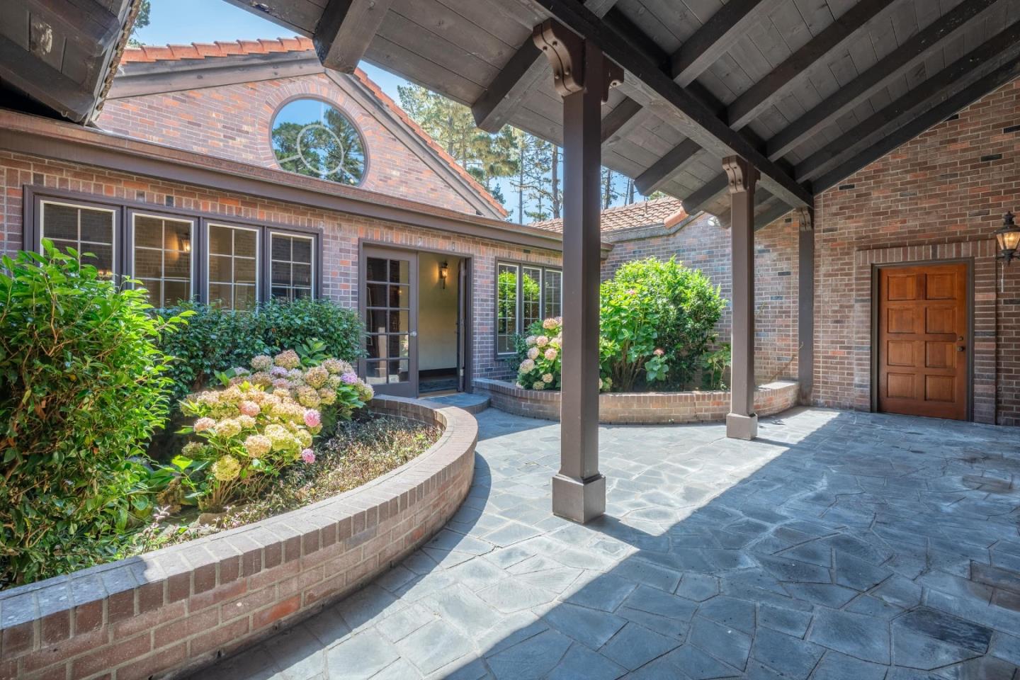 1237 Sombria Lane