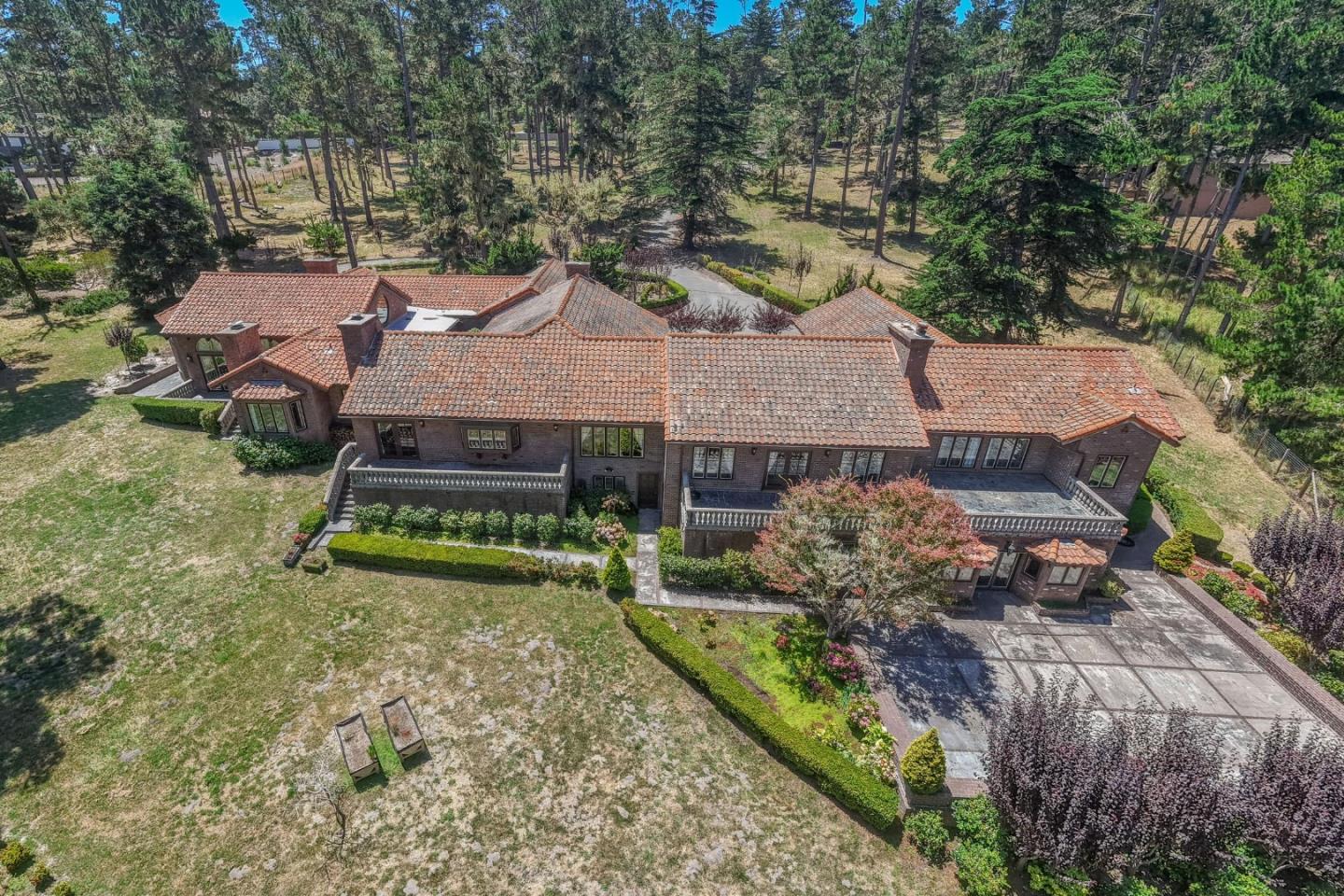 1237 Sombria Lane