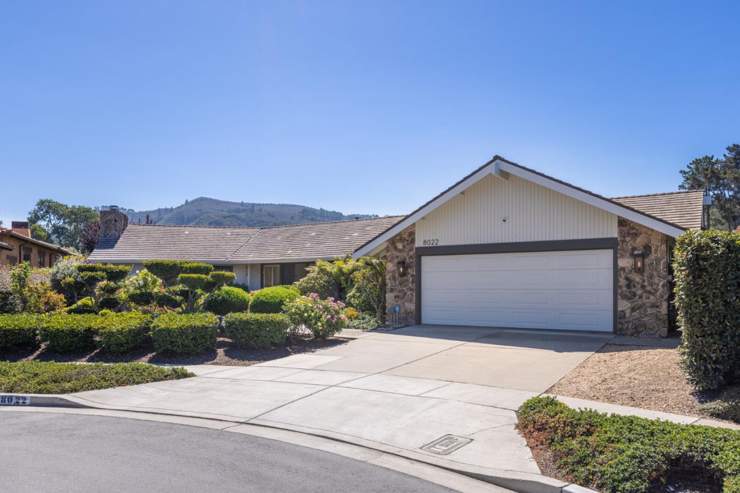 8022 River Place