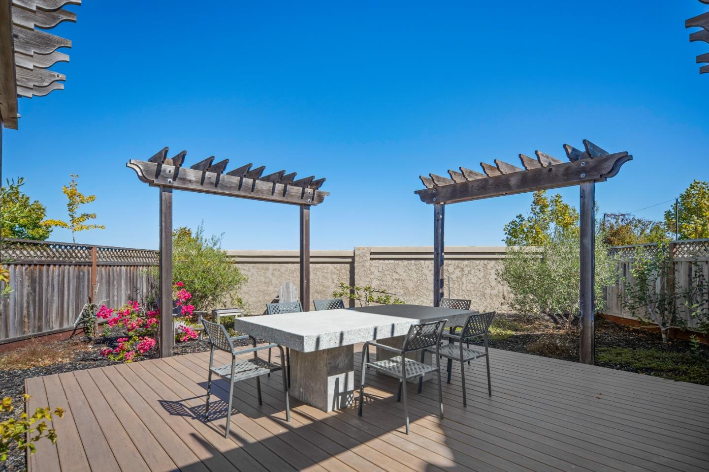 18551 McClellan CIR