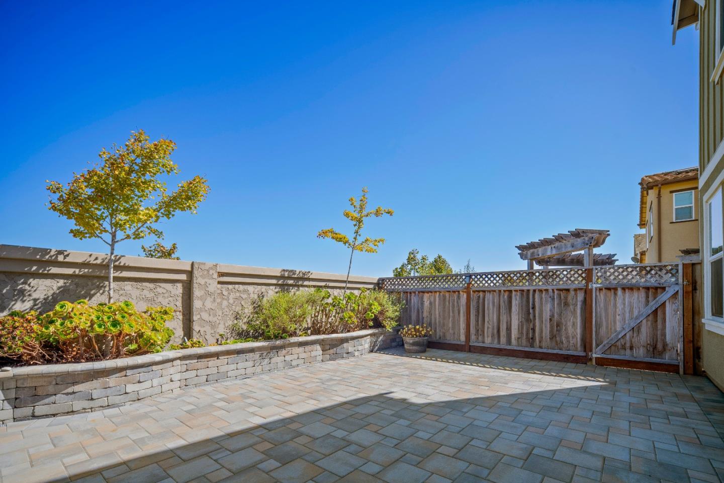 18551 McClellan CIR